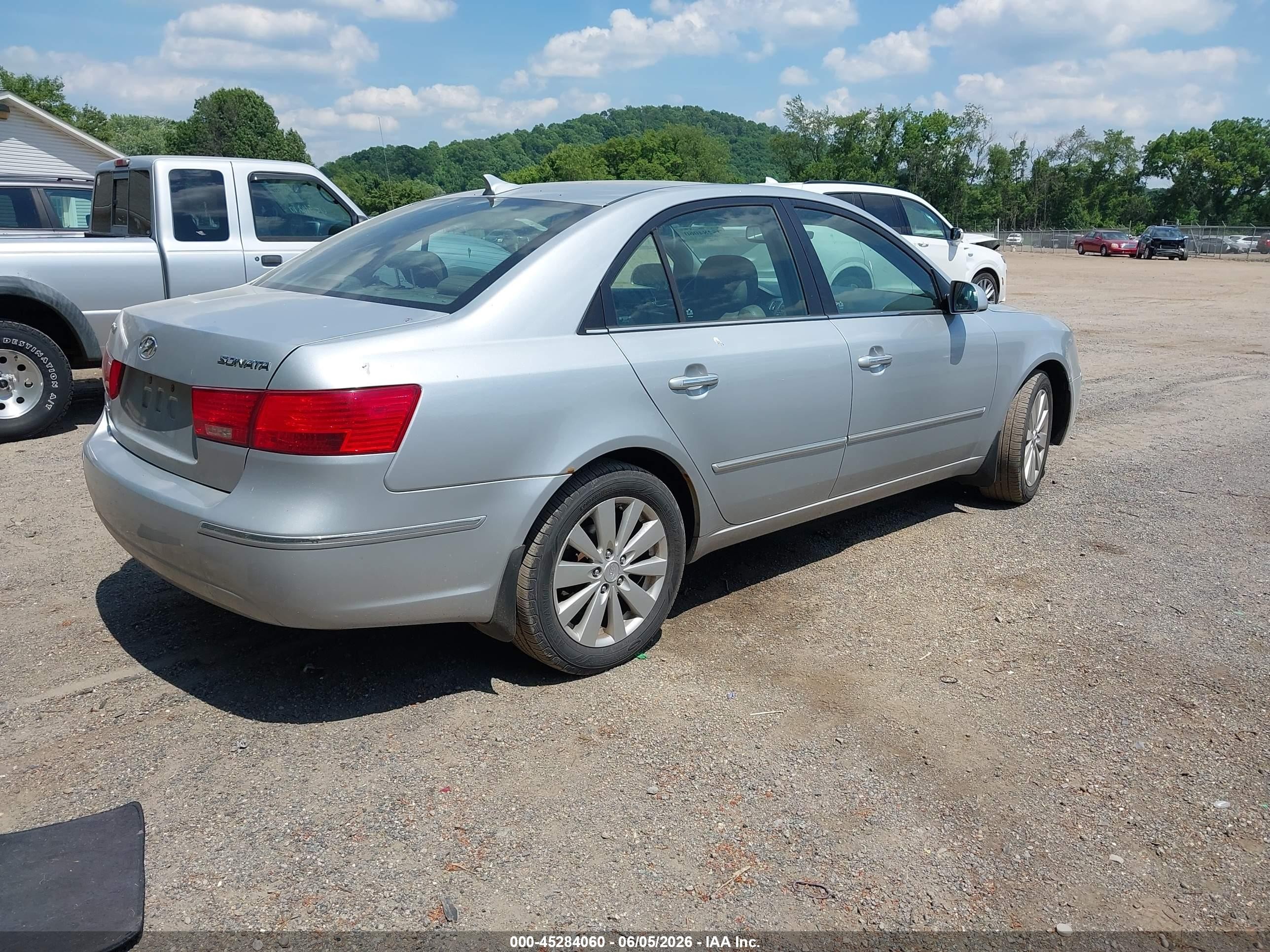 2010 Hyundai Sonata Limited Silver vin: 5NPEU4AC9AH623521