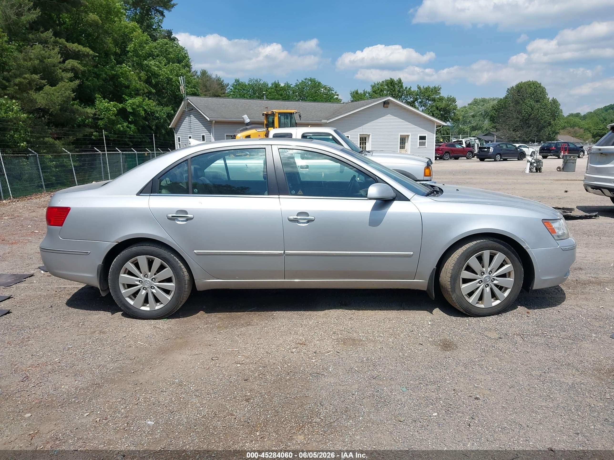 2010 Hyundai Sonata Limited Silver vin: 5NPEU4AC9AH623521