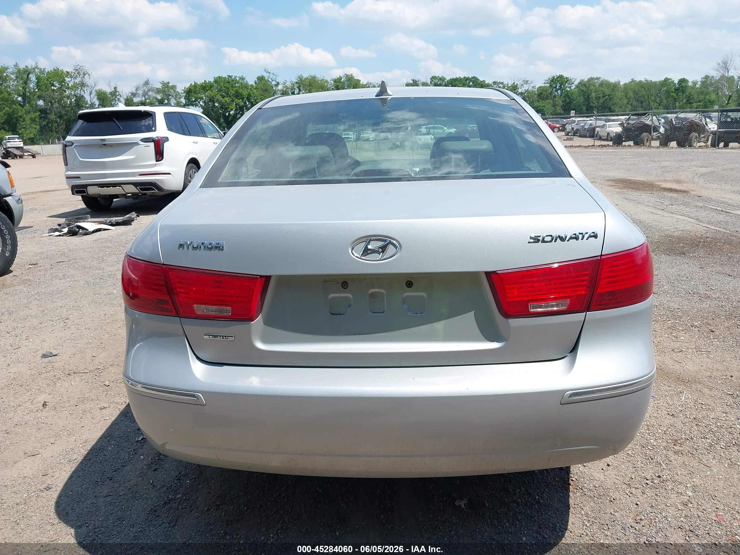 2010 Hyundai Sonata Limited Silver vin: 5NPEU4AC9AH623521