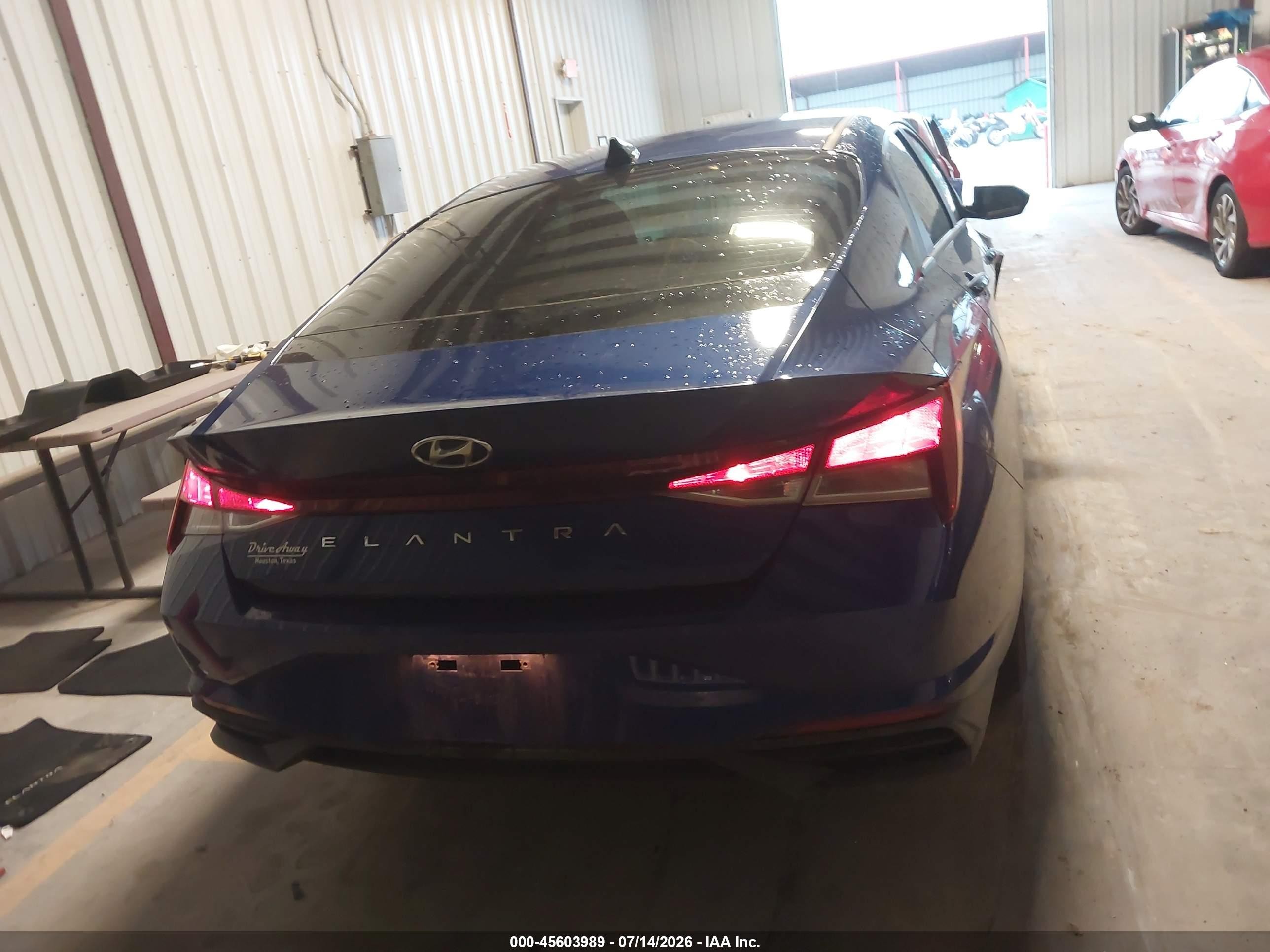 2022 Hyundai Elantra Se Blue vin: 5NPLL4AG7NH080723