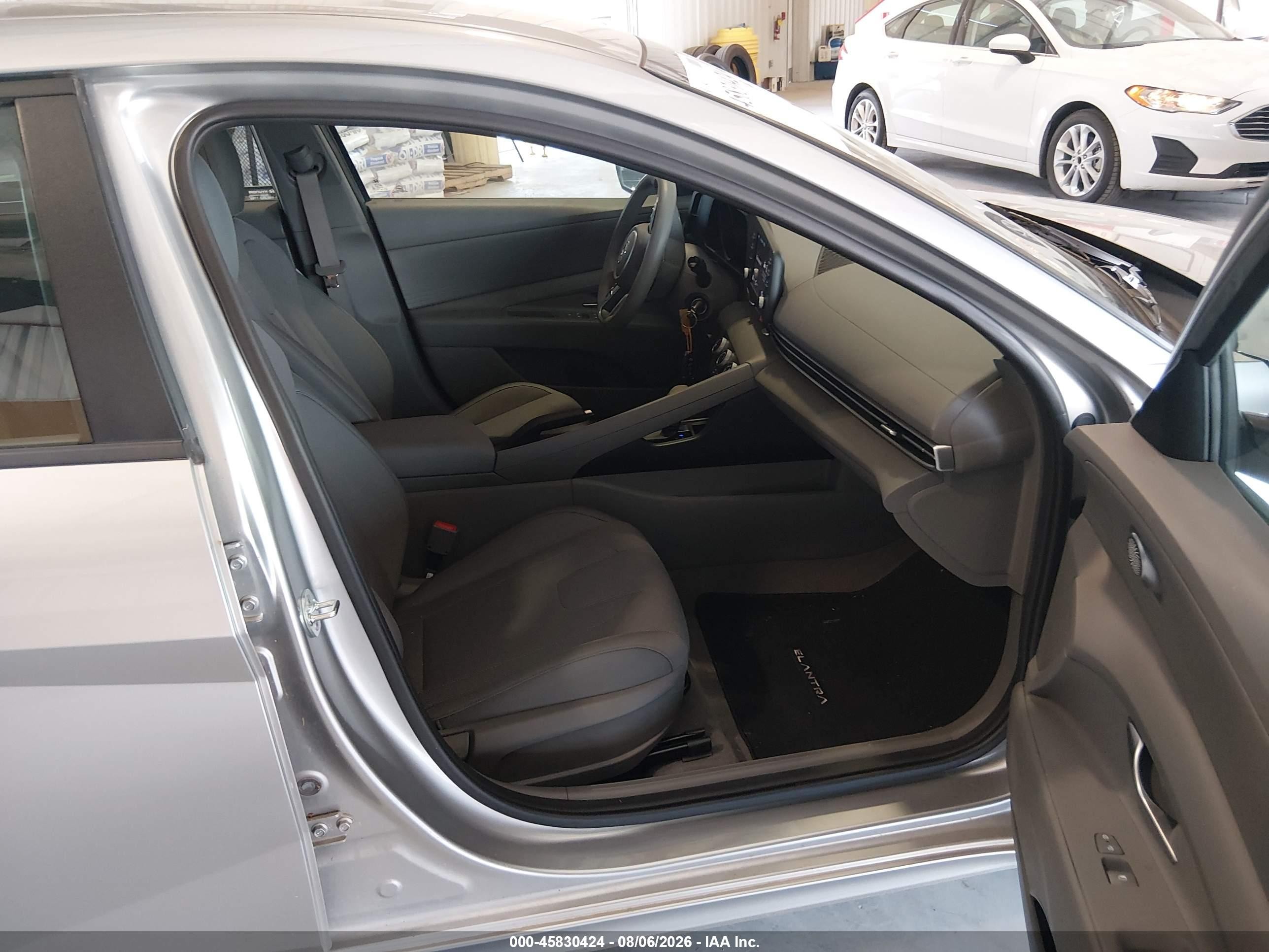 2021 Hyundai Elantra Se Silver vin: 5NPLL4AG8MH042089