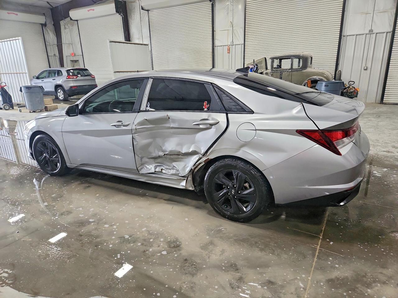 2021 Hyundai Elantra Sel Silver vin: 5NPLM4AG2MH009294
