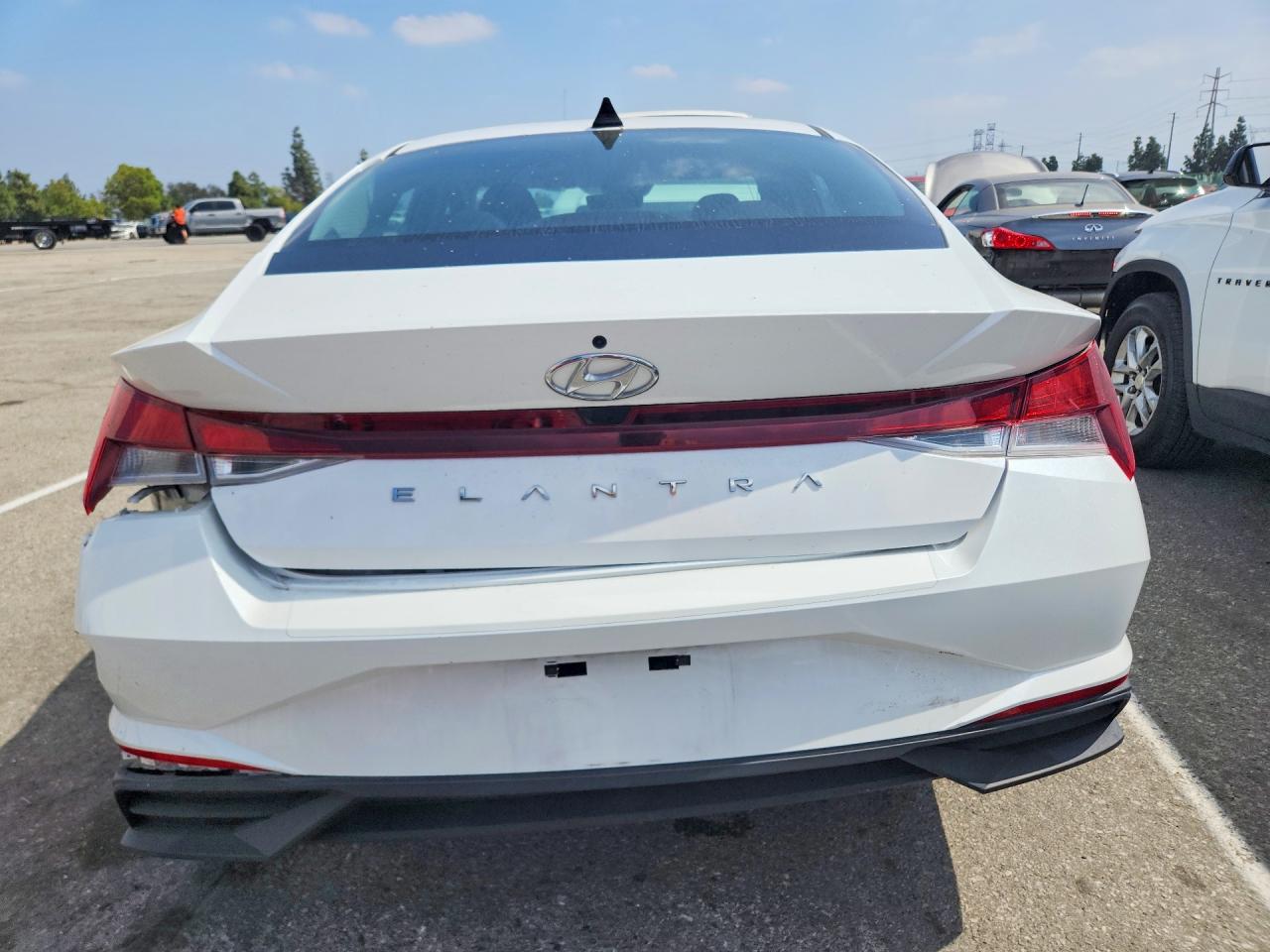 2023 Hyundai Elantra Sel White vin: 5NPLM4AG7PH088837