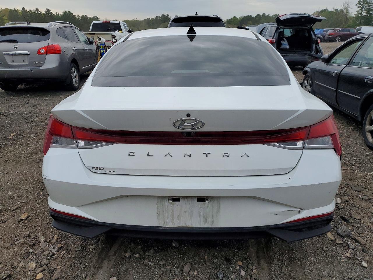 2022 Hyundai Elantra Sel White vin: 5NPLM4AG9NH058350