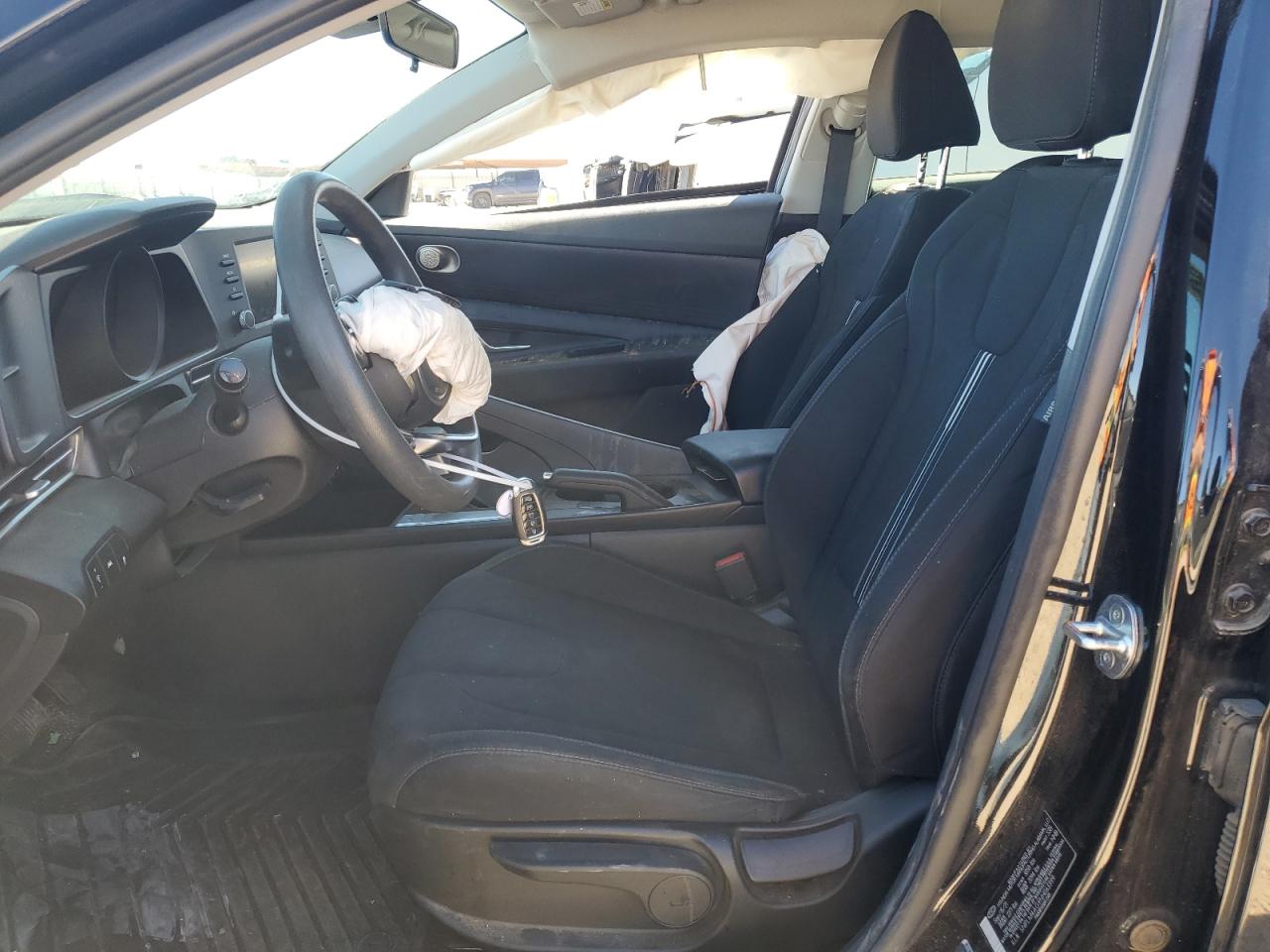 2022 Hyundai Elantra Sel Black vin: 5NPLM4AG9NH063399