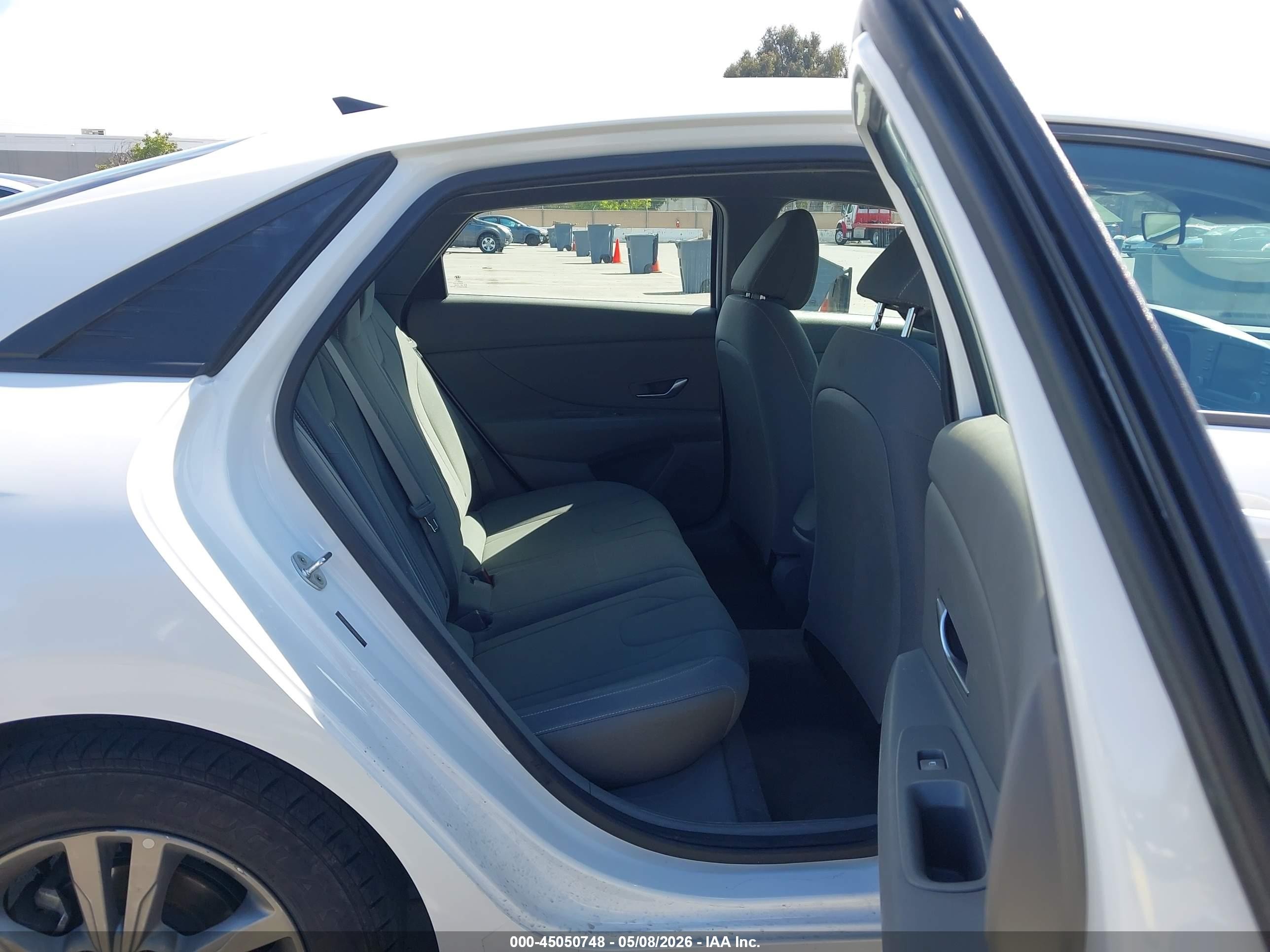 2022 Hyundai Elantra Sel White vin: 5NPLM4AG9NH065671