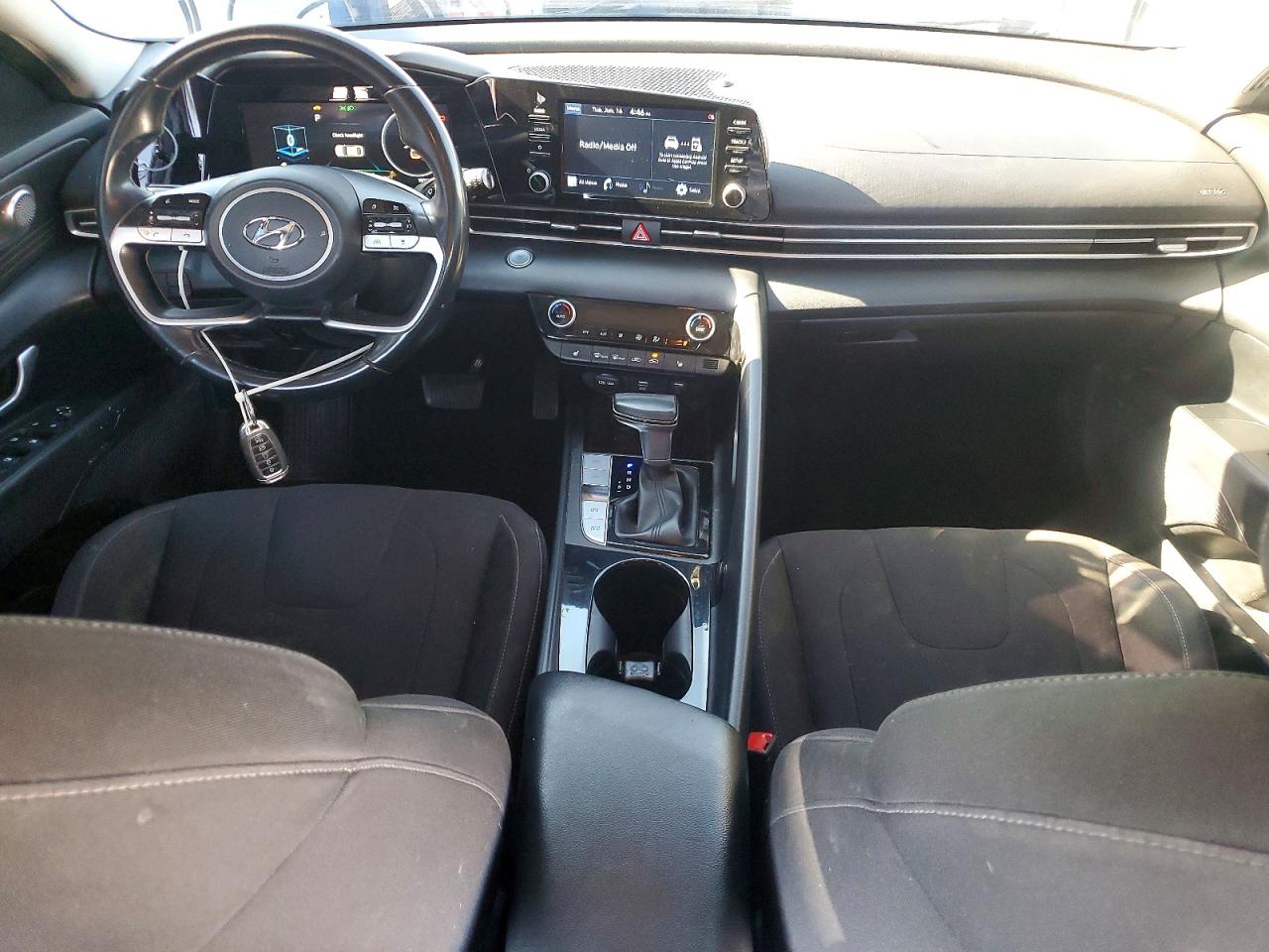 2021 Hyundai Elantra Sel Silver vin: 5NPLN4AG6MH023728