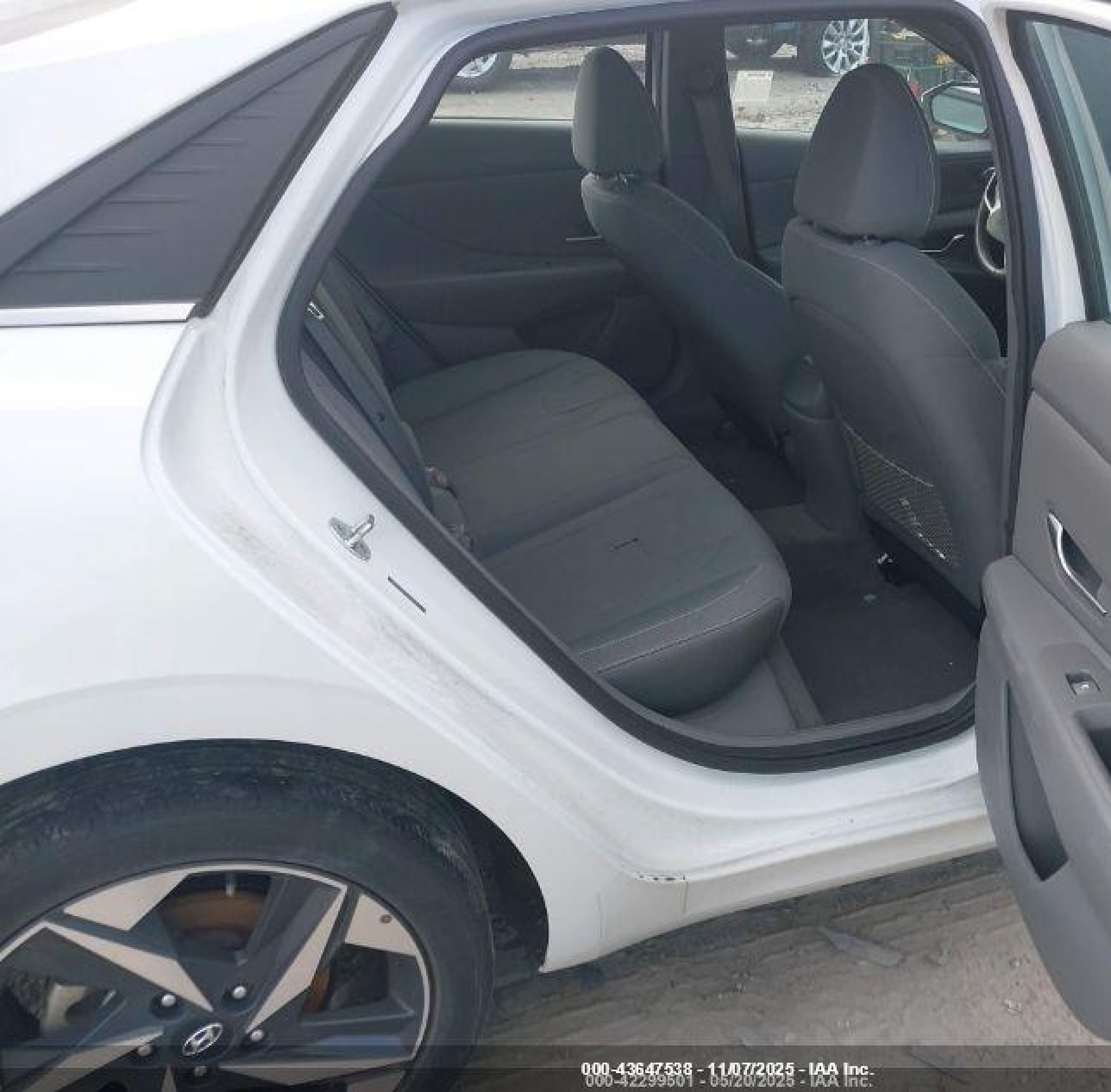 2022 Hyundai Elantra Sel White vin: 5NPLN4AG7NH068727