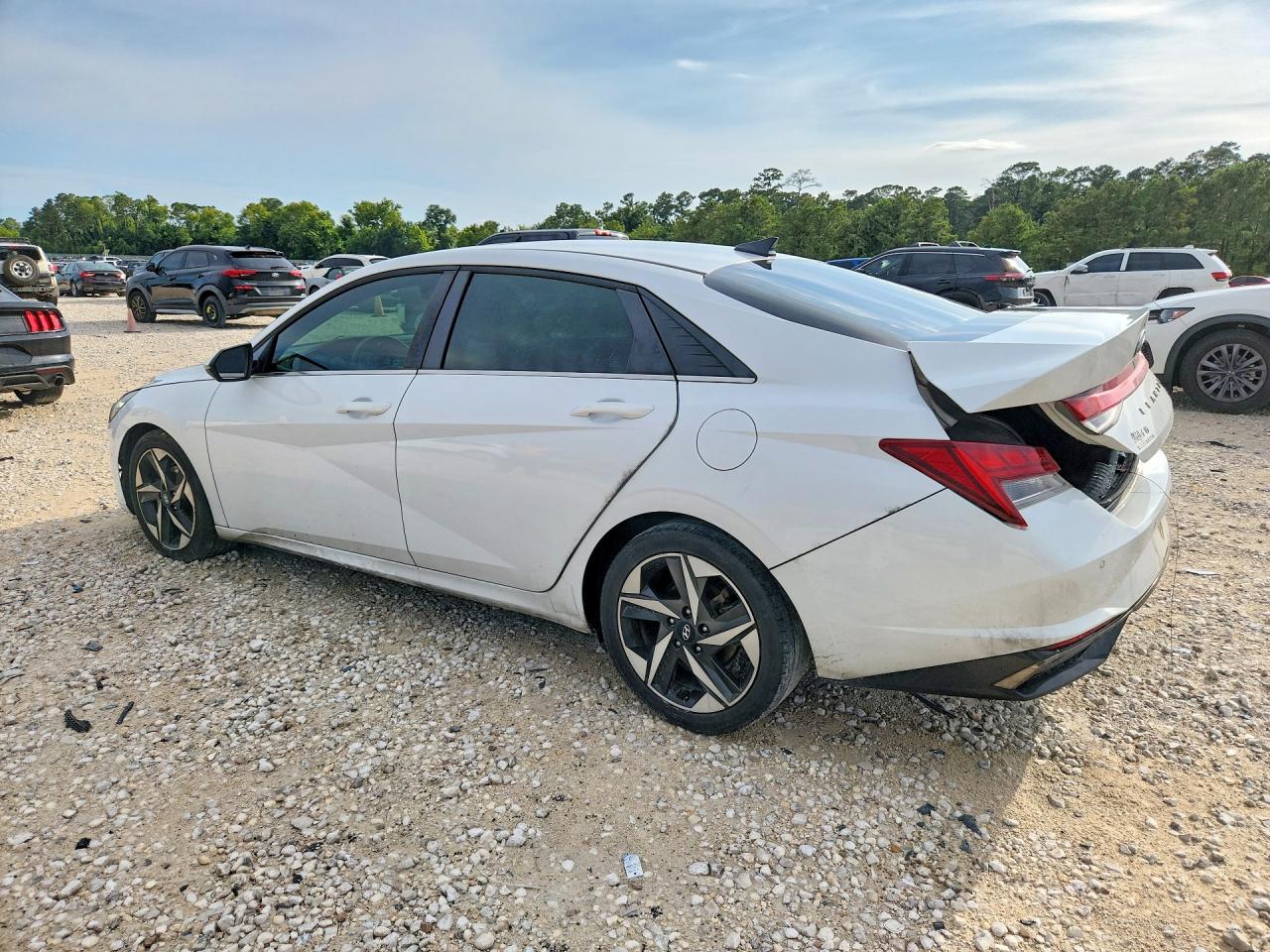 2021 Hyundai Elantra Limited White vin: 5NPLP4AG4MH028792