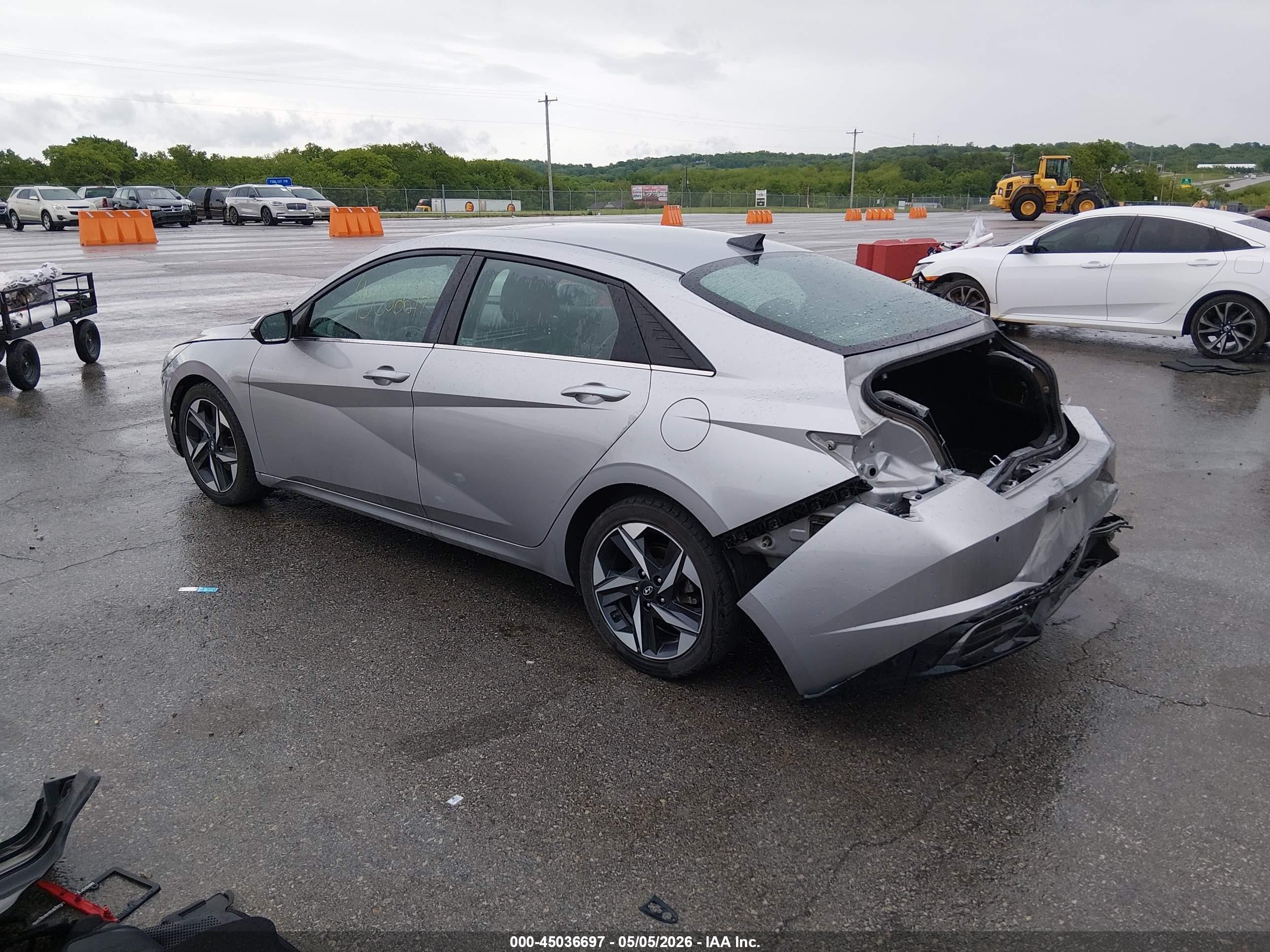 2021 Hyundai Elantra Limited Серебряный vin: 5NPLP4AGXMH003640
