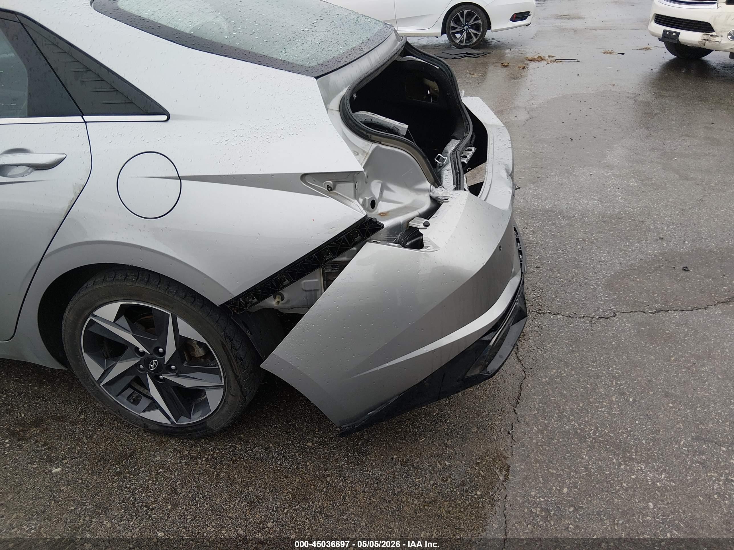 2021 Hyundai Elantra Limited Серебряный vin: 5NPLP4AGXMH003640