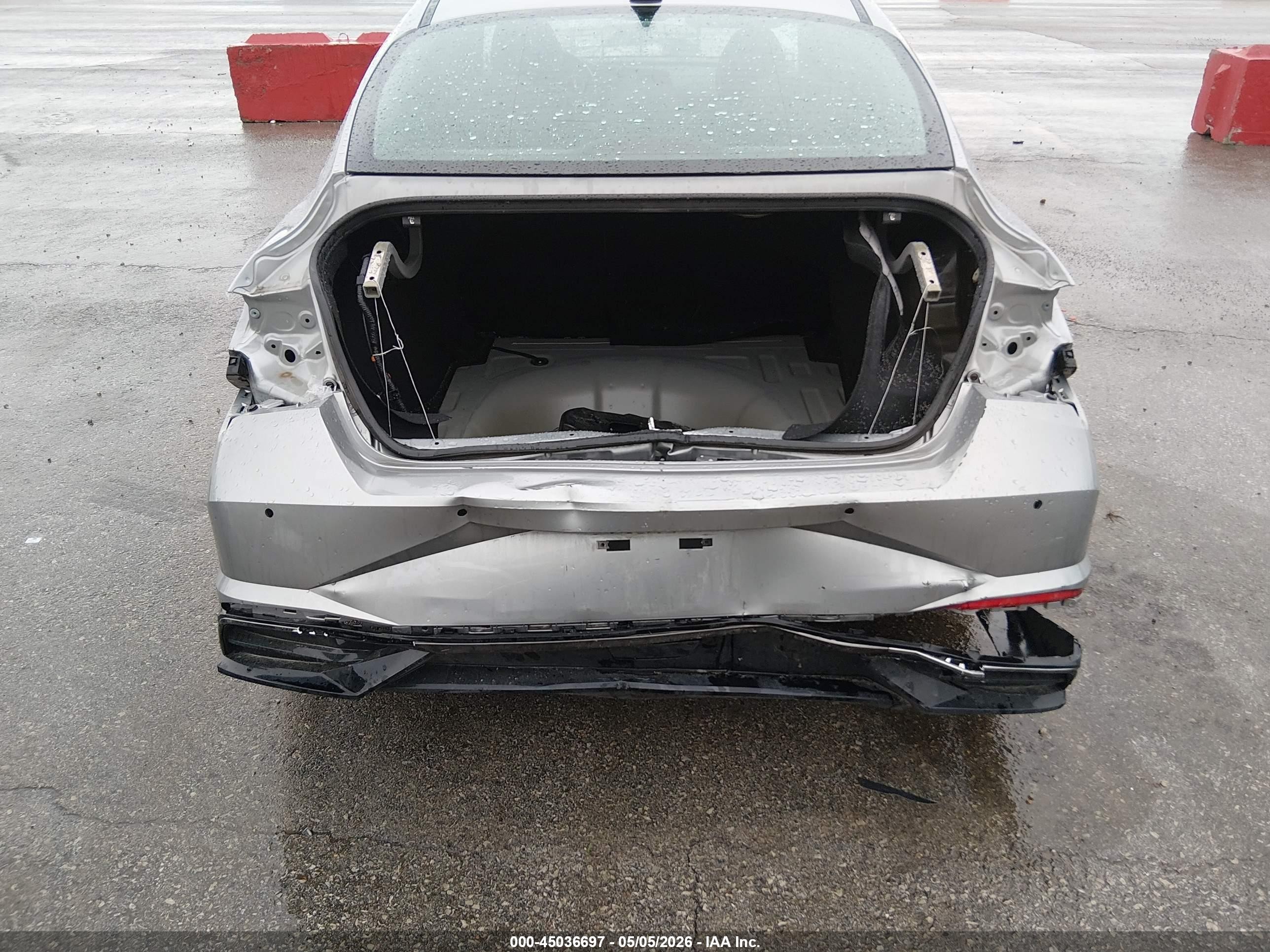 2021 Hyundai Elantra Limited Серебряный vin: 5NPLP4AGXMH003640