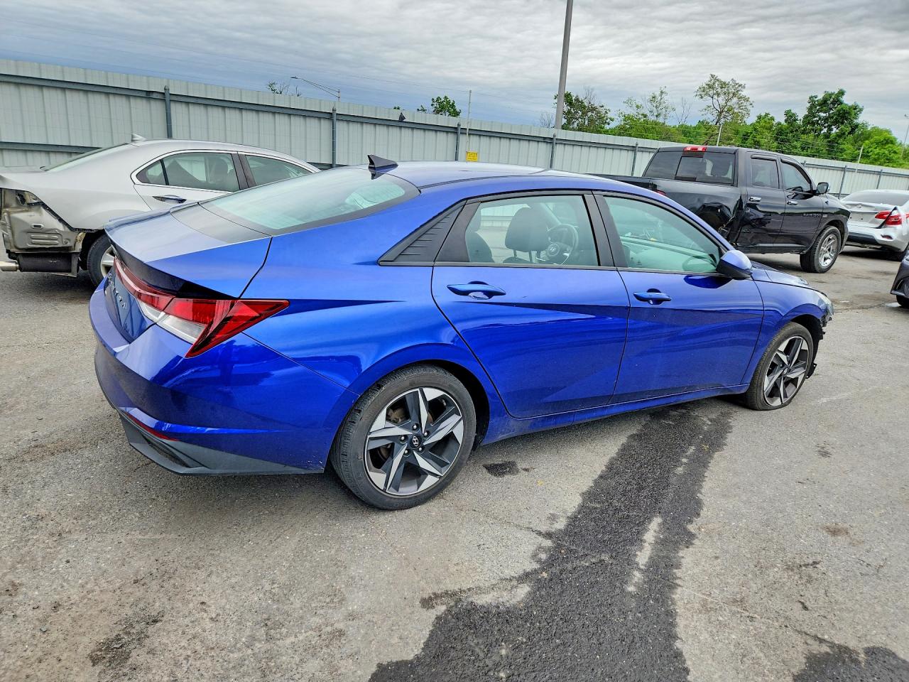 2023 Hyundai Elantra Sel Blue vin: 5NPLS4AG1PH107467