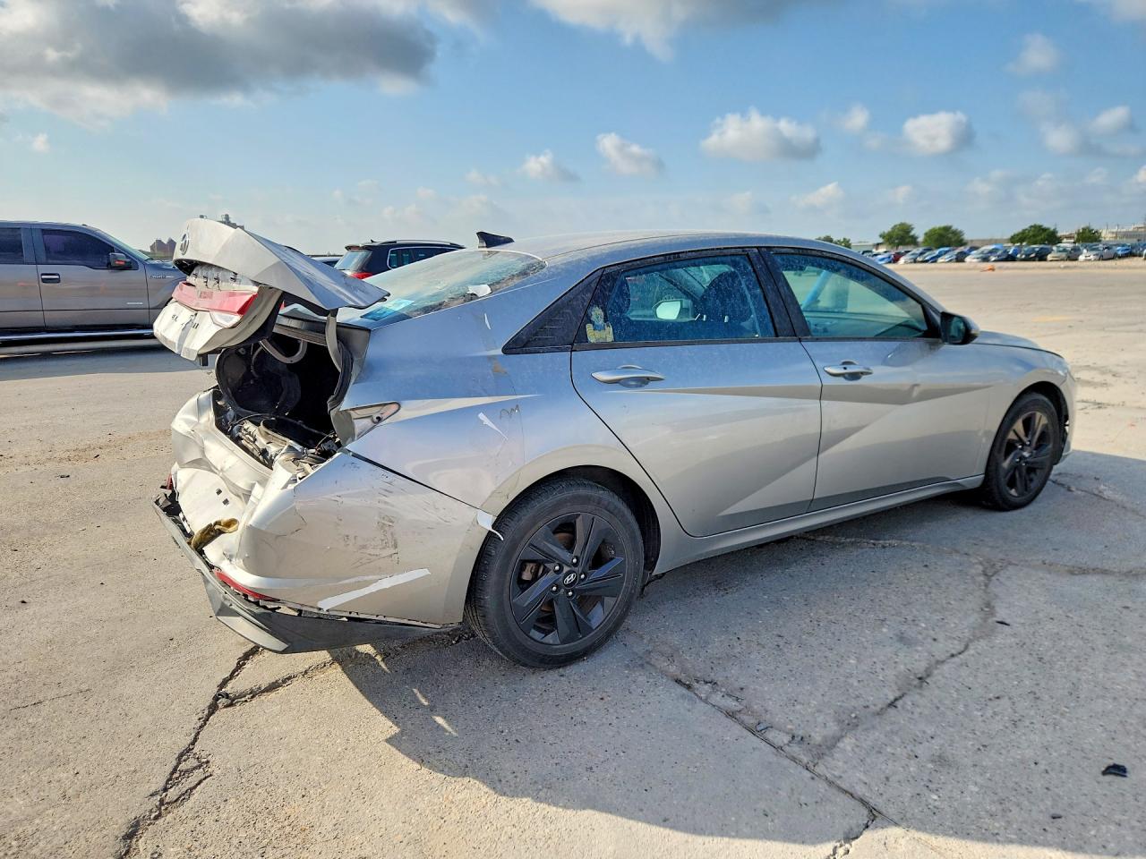 2022 Hyundai Elantra Sel Silver vin: 5NPLS4AG3NH056325