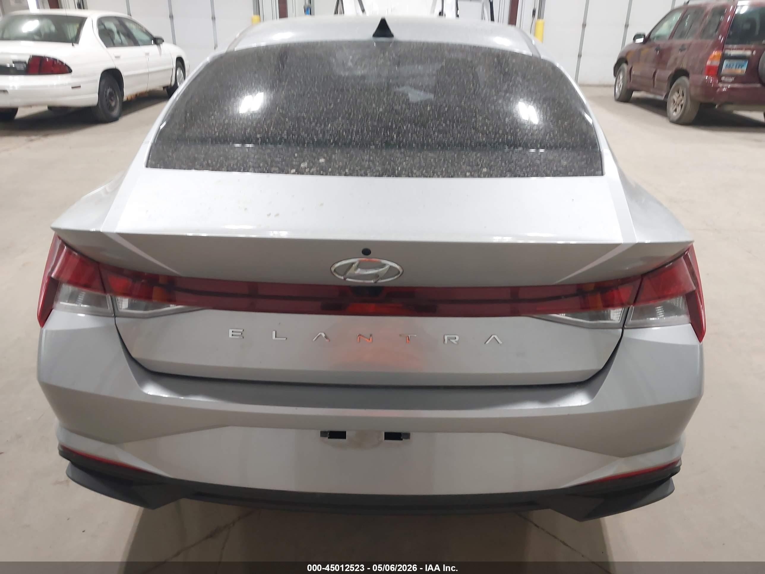 2022 Hyundai Elantra Sel Silver vin: 5NPLS4AG5NH085860
