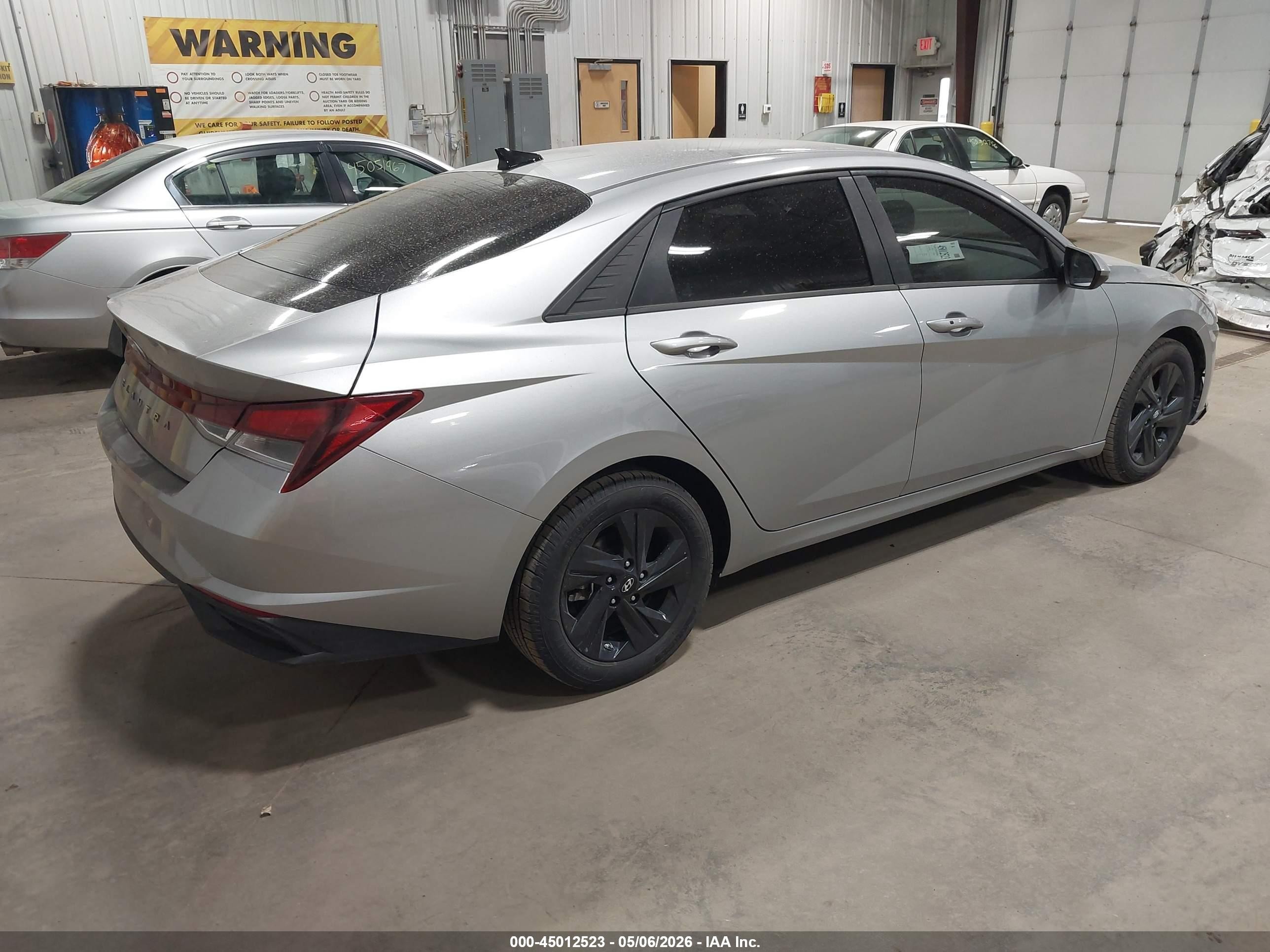 2022 Hyundai Elantra Sel Silver vin: 5NPLS4AG5NH085860