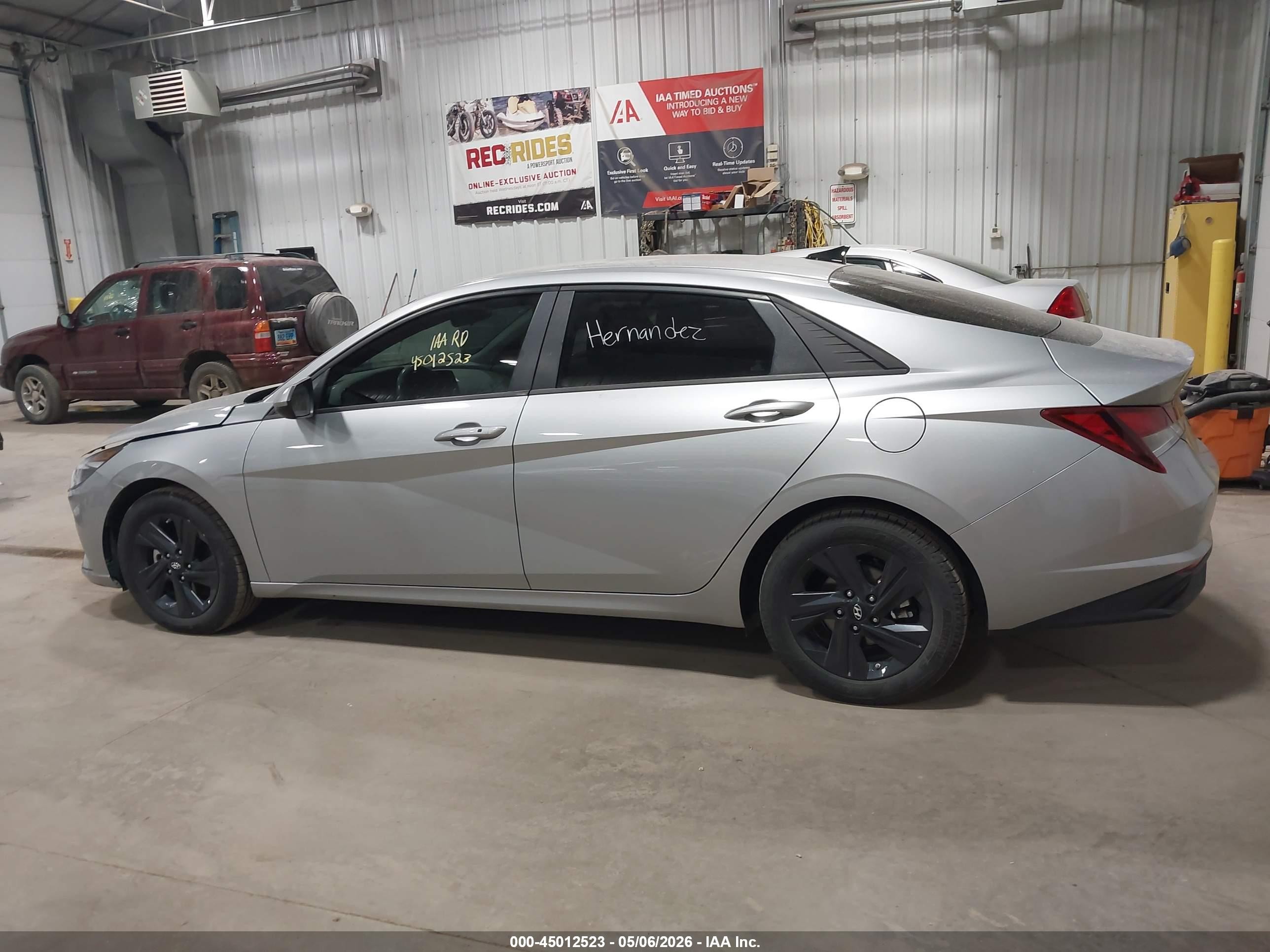 2022 Hyundai Elantra Sel Silver vin: 5NPLS4AG5NH085860