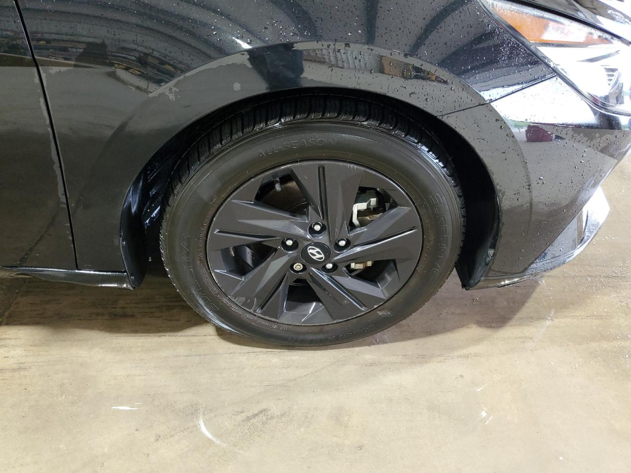 2022 Hyundai Elantra Sel Black vin: 5NPLS4AG6NH059106 Damage: Right Front Wheel, Curb Rash, > 12 Inches