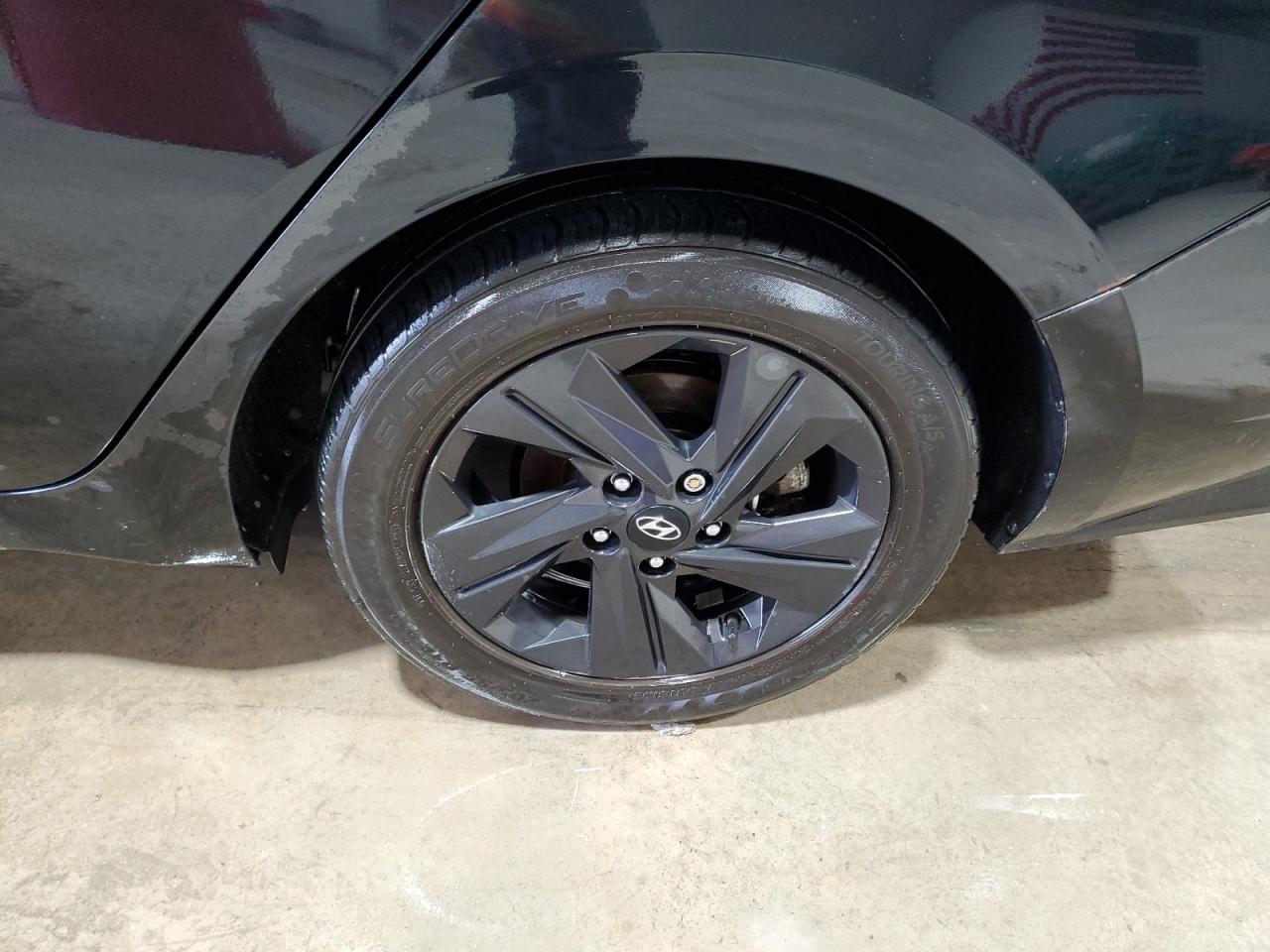 2022 Hyundai Elantra Sel Black vin: 5NPLS4AG6NH059106 Damage: Left Rear Wheel, Curb Rash, > 12 Inches