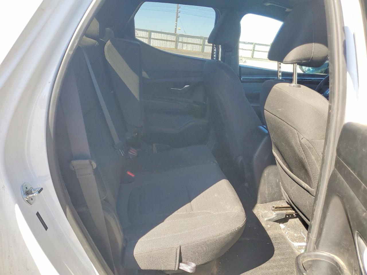 2023 Hyundai Santa Cruz Se White vin: 5NTJADAE7PH071701