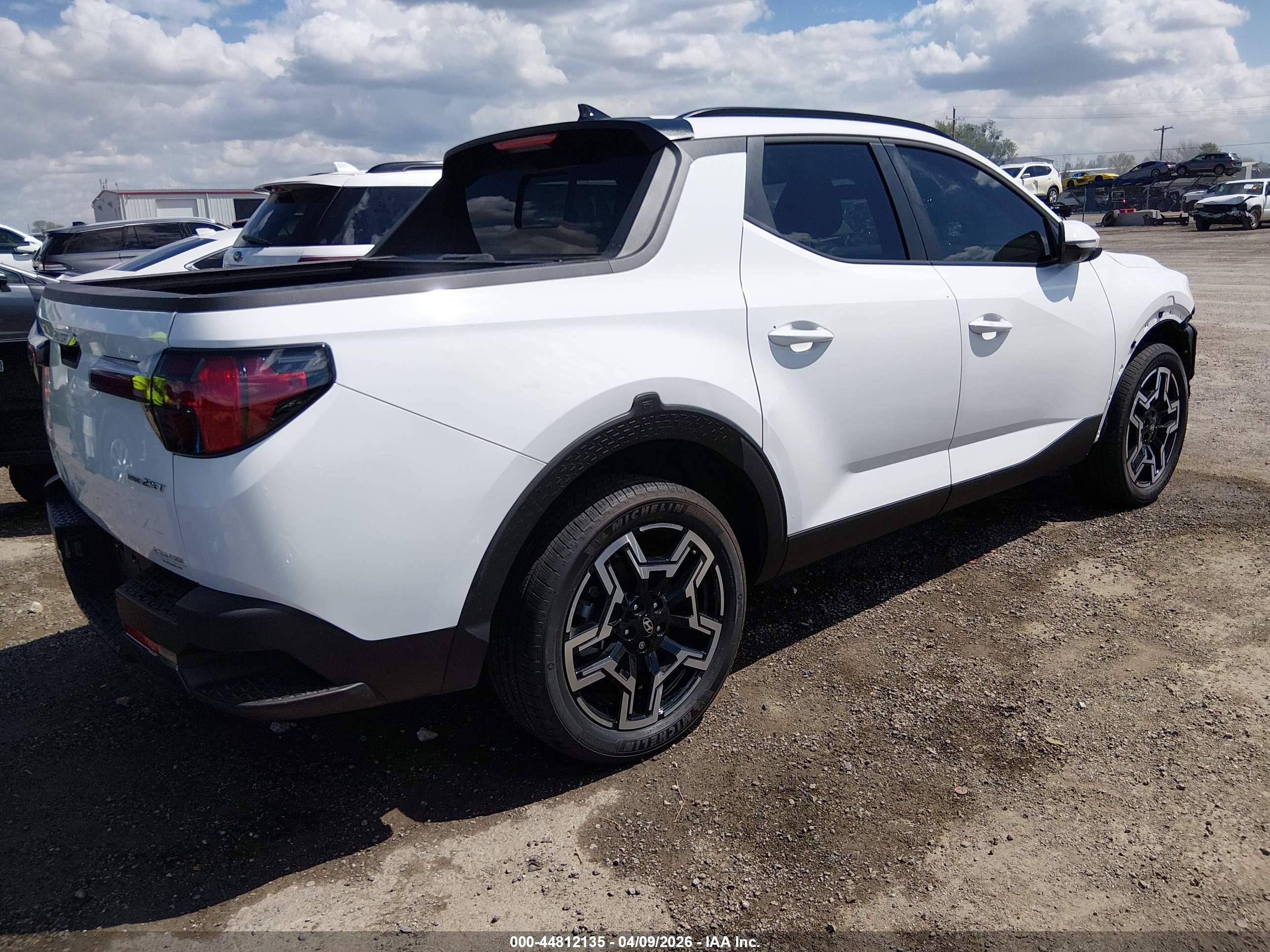 2025 Hyundai Santa Cruz Limited White vin: 5NTJEDDF2SH148525