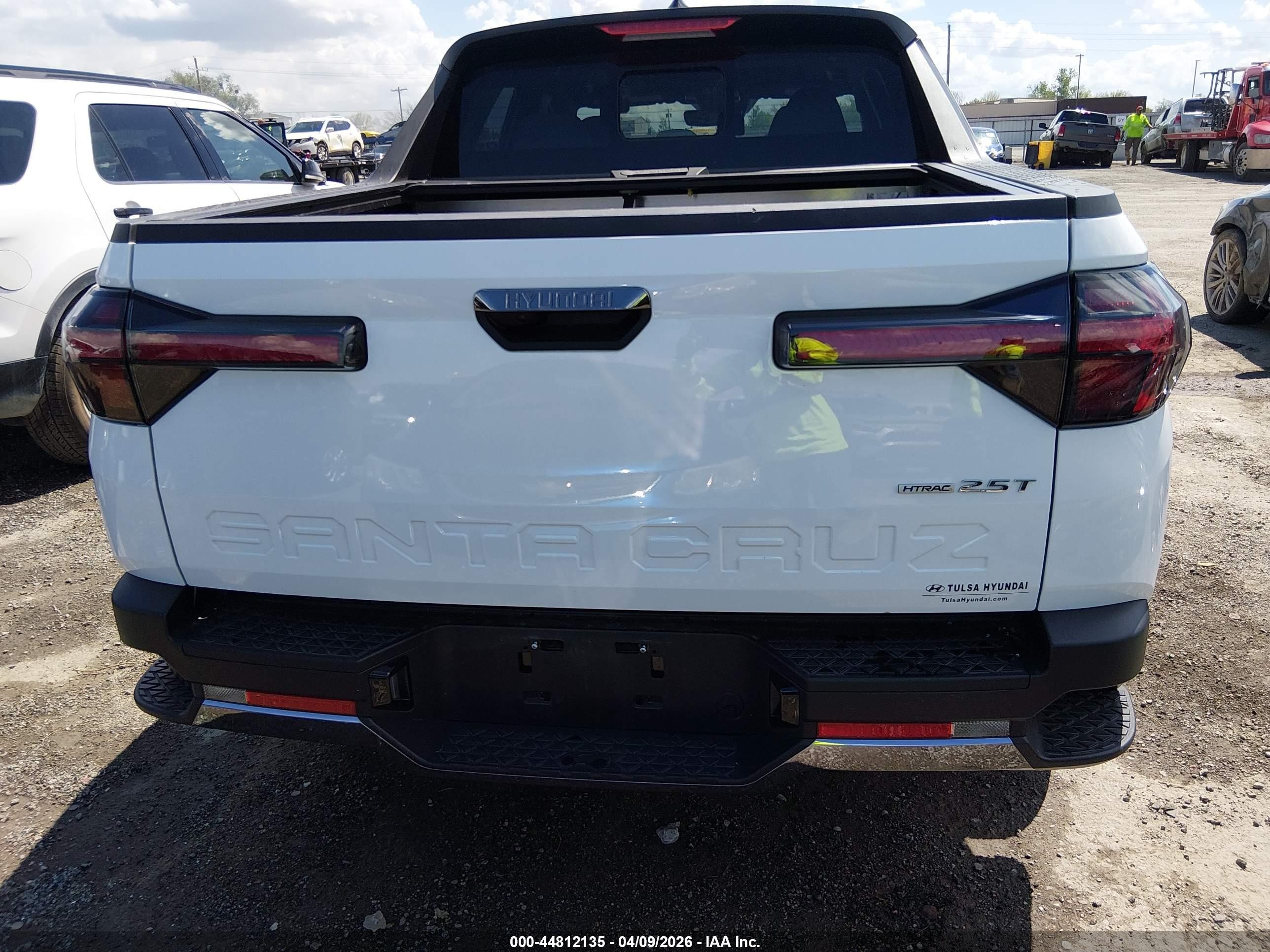 2025 Hyundai Santa Cruz Limited White vin: 5NTJEDDF2SH148525