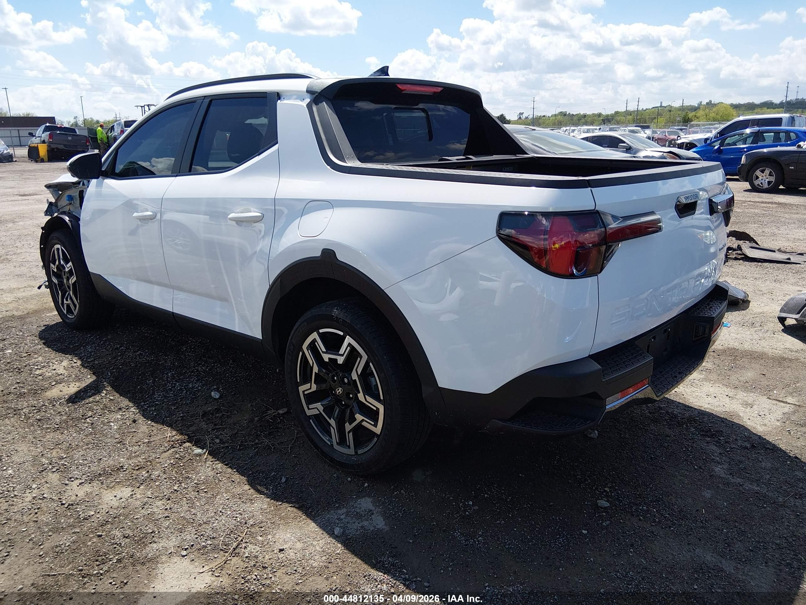 2025 Hyundai Santa Cruz Limited White vin: 5NTJEDDF2SH148525