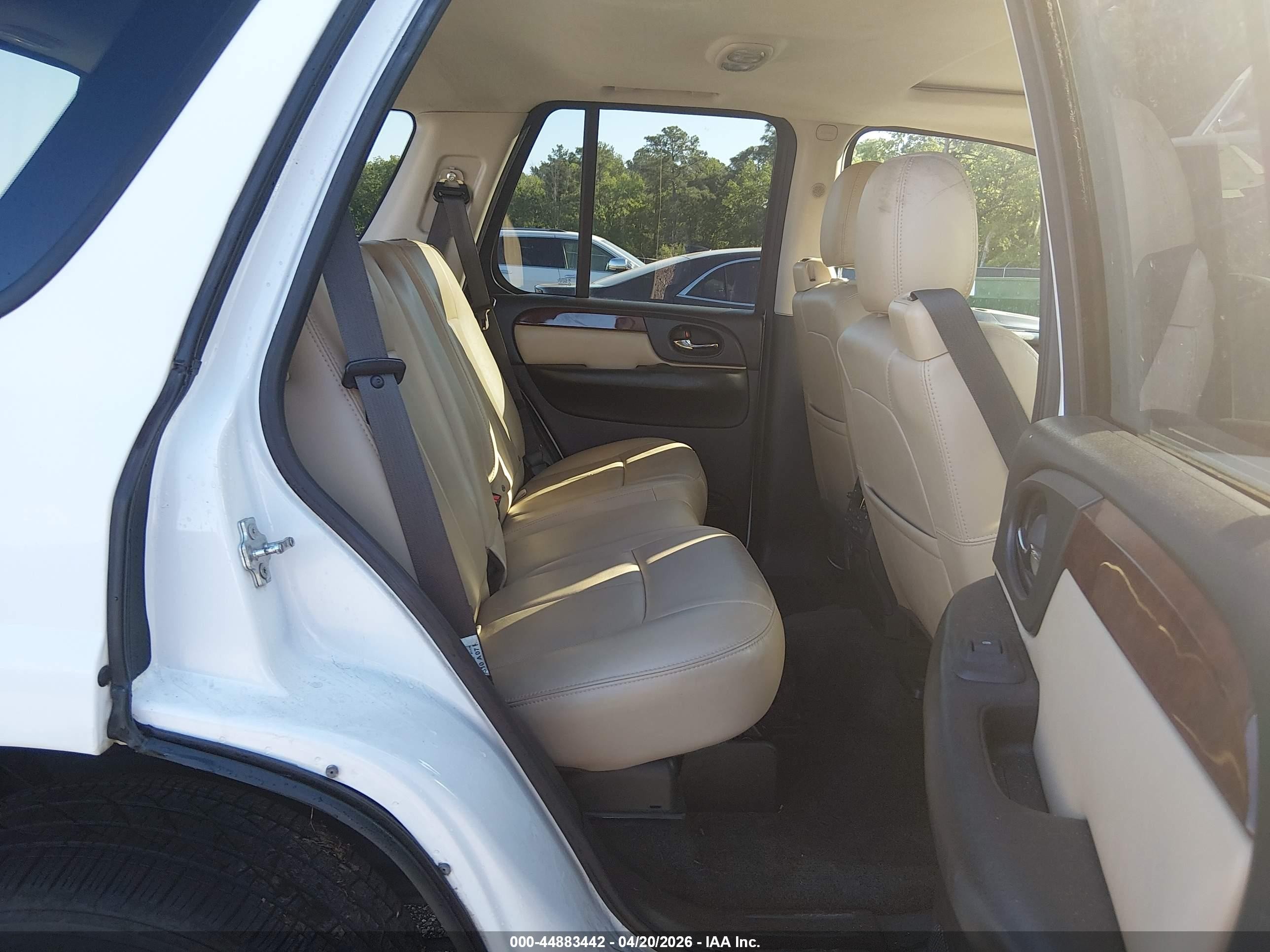 2008 Saab 9-7x 5.3i White vin: 5S3ET13M182802374