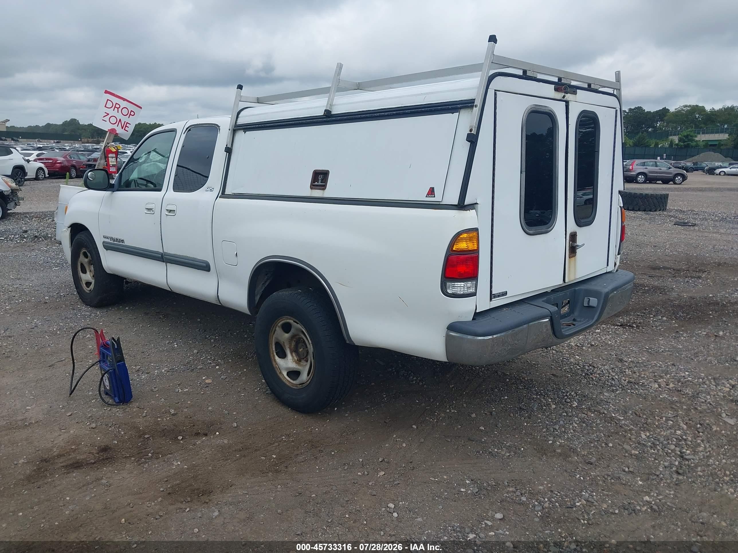 2003 Toyota Tundra Sr5 White vin: 5TBBN441X3S374503