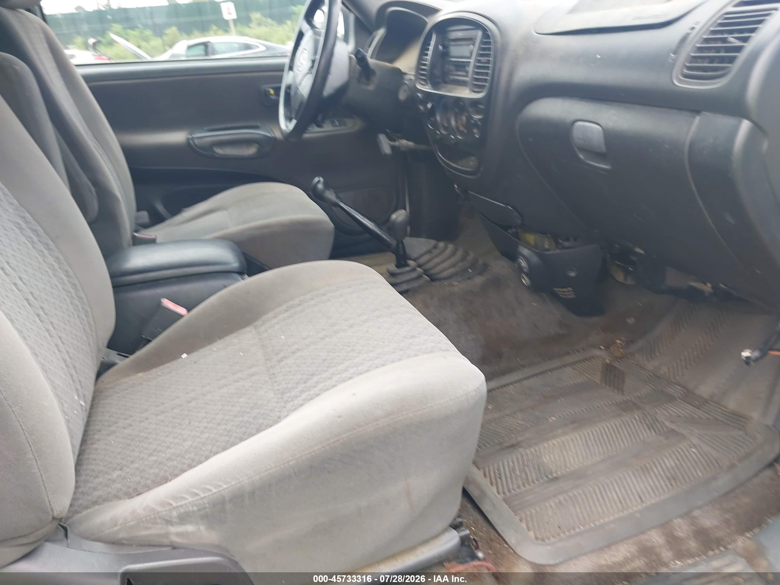 2003 Toyota Tundra Sr5 White vin: 5TBBN441X3S374503