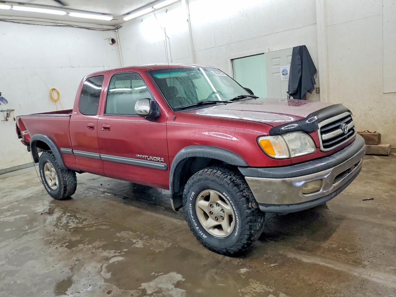 2002 Toyota Tundra Sr5 V8 Burgundy vin: 5TBBT44102S286693