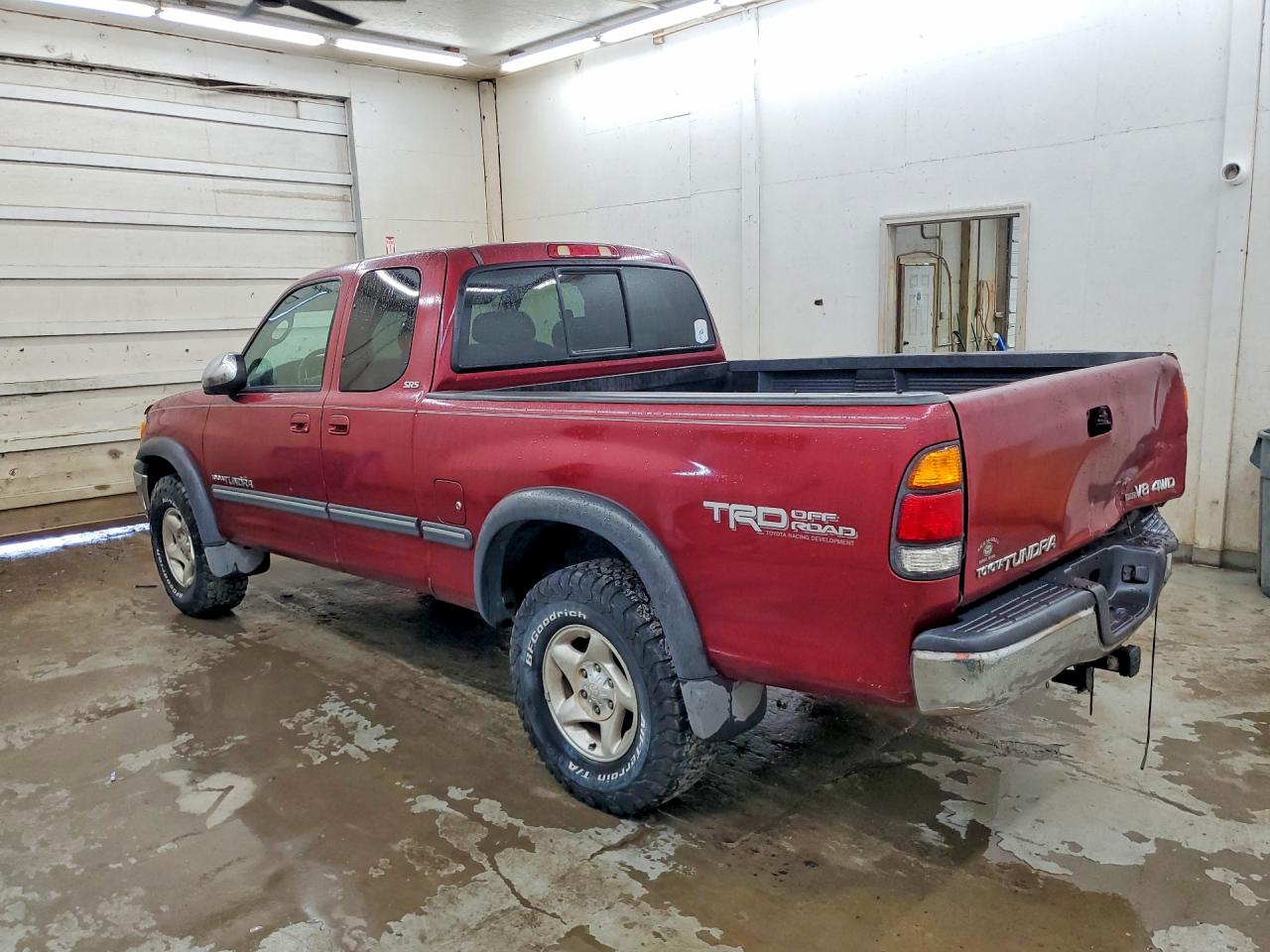 2002 Toyota Tundra Sr5 V8 Burgundy vin: 5TBBT44102S286693