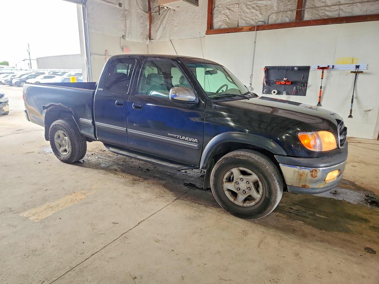 2000 Toyota Tundra Sr5 Black vin: 5TBBT4410YS057360
