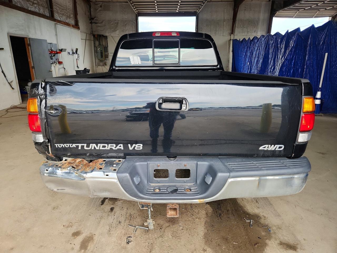 2000 Toyota Tundra Sr5 Black vin: 5TBBT4410YS057360