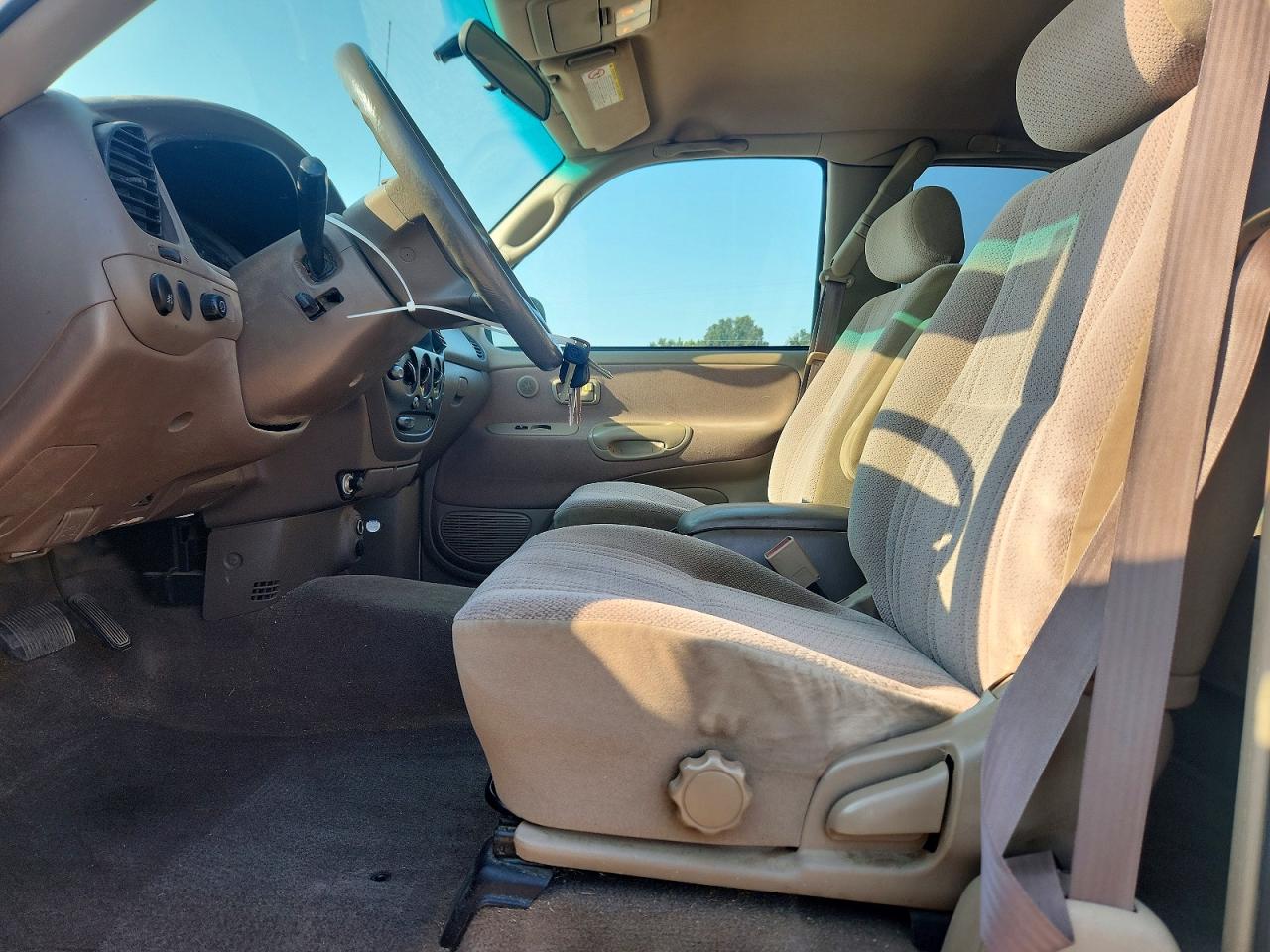 2001 Toyota Tundra Sr5 White vin: 5TBBT44111S187153