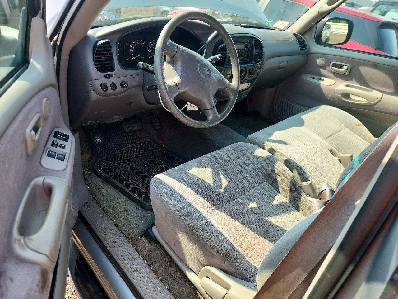 2002 Toyota Tundra Sr5 V8 Silver vin: 5TBBT44112S244632
