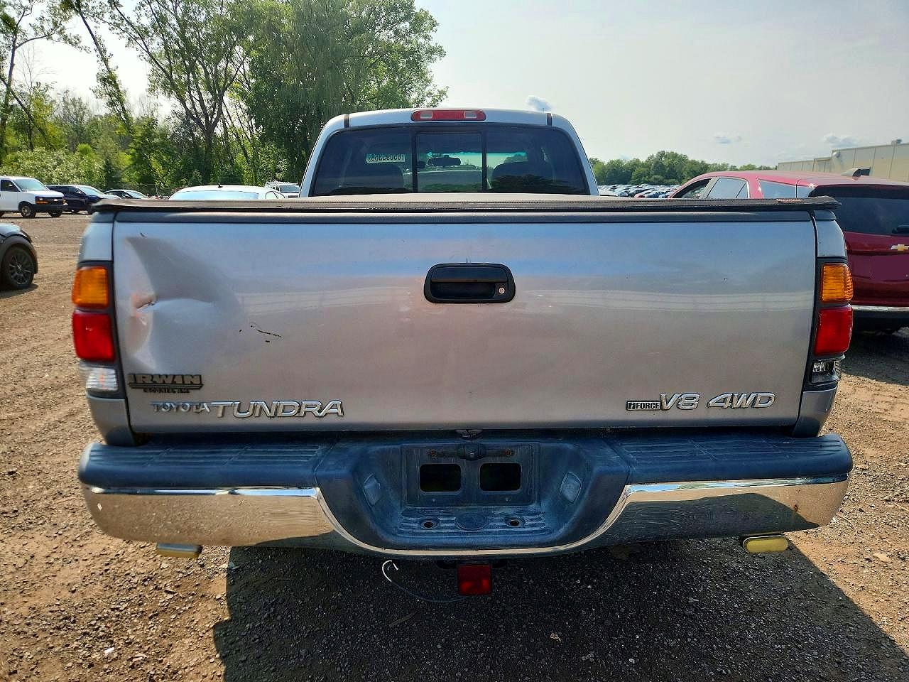 2002 Toyota Tundra Sr5 V8 Silver vin: 5TBBT44112S244632