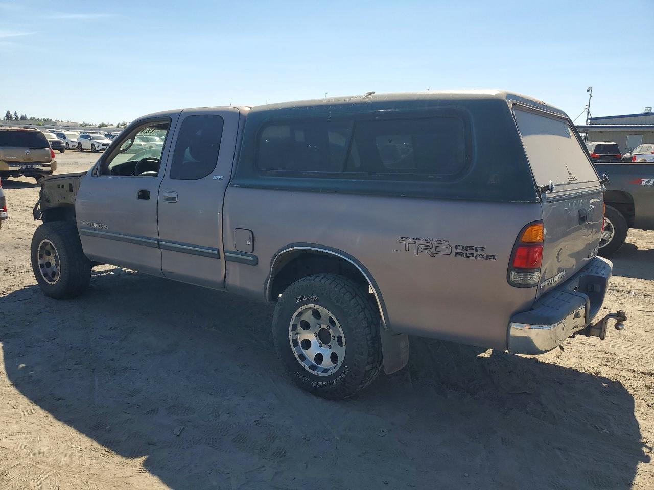 2002 Toyota Tundra Sr5 V8 Silver vin: 5TBBT44112S278957