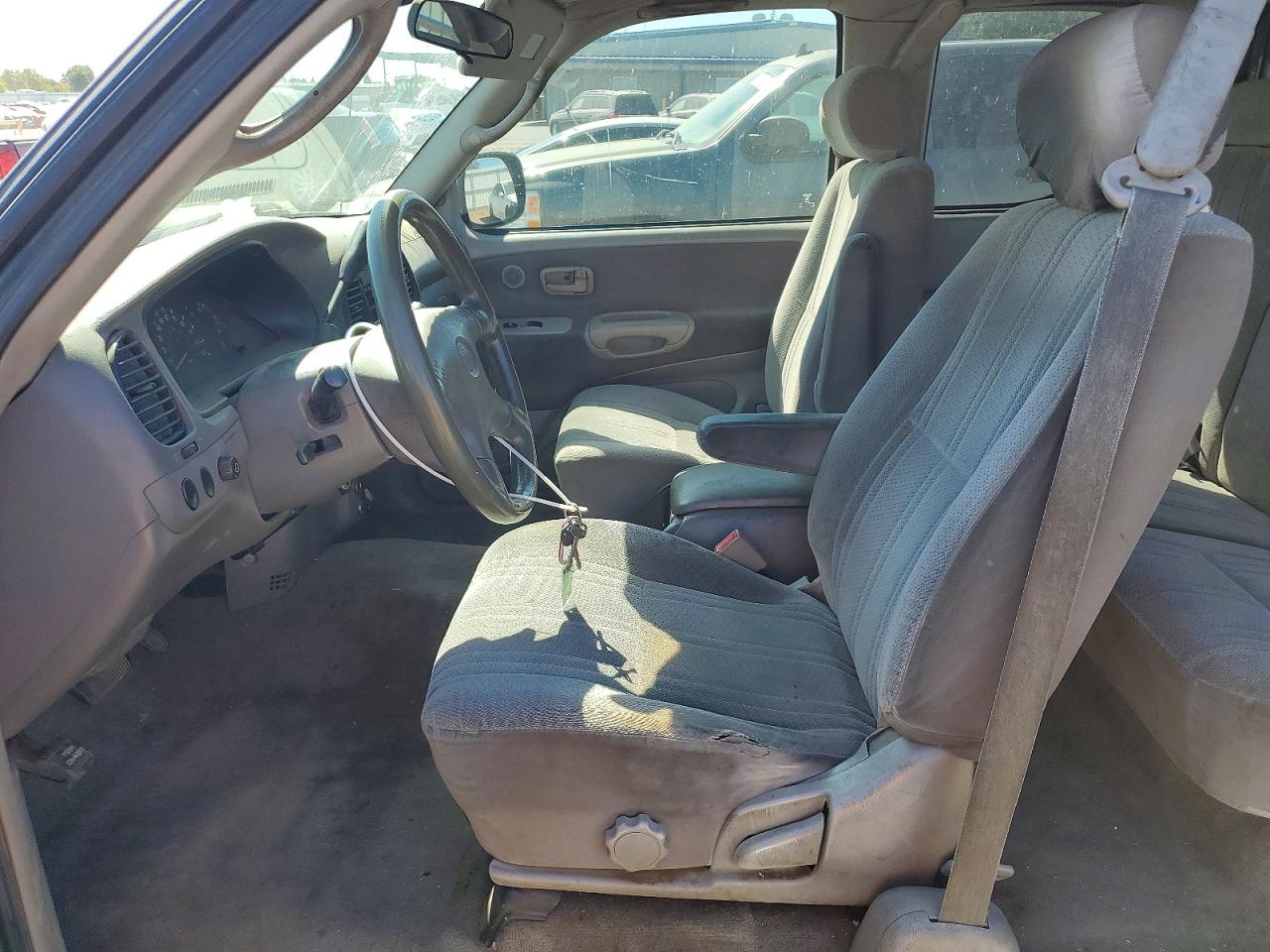 2002 Toyota Tundra Sr5 V8 Silver vin: 5TBBT44112S278957
