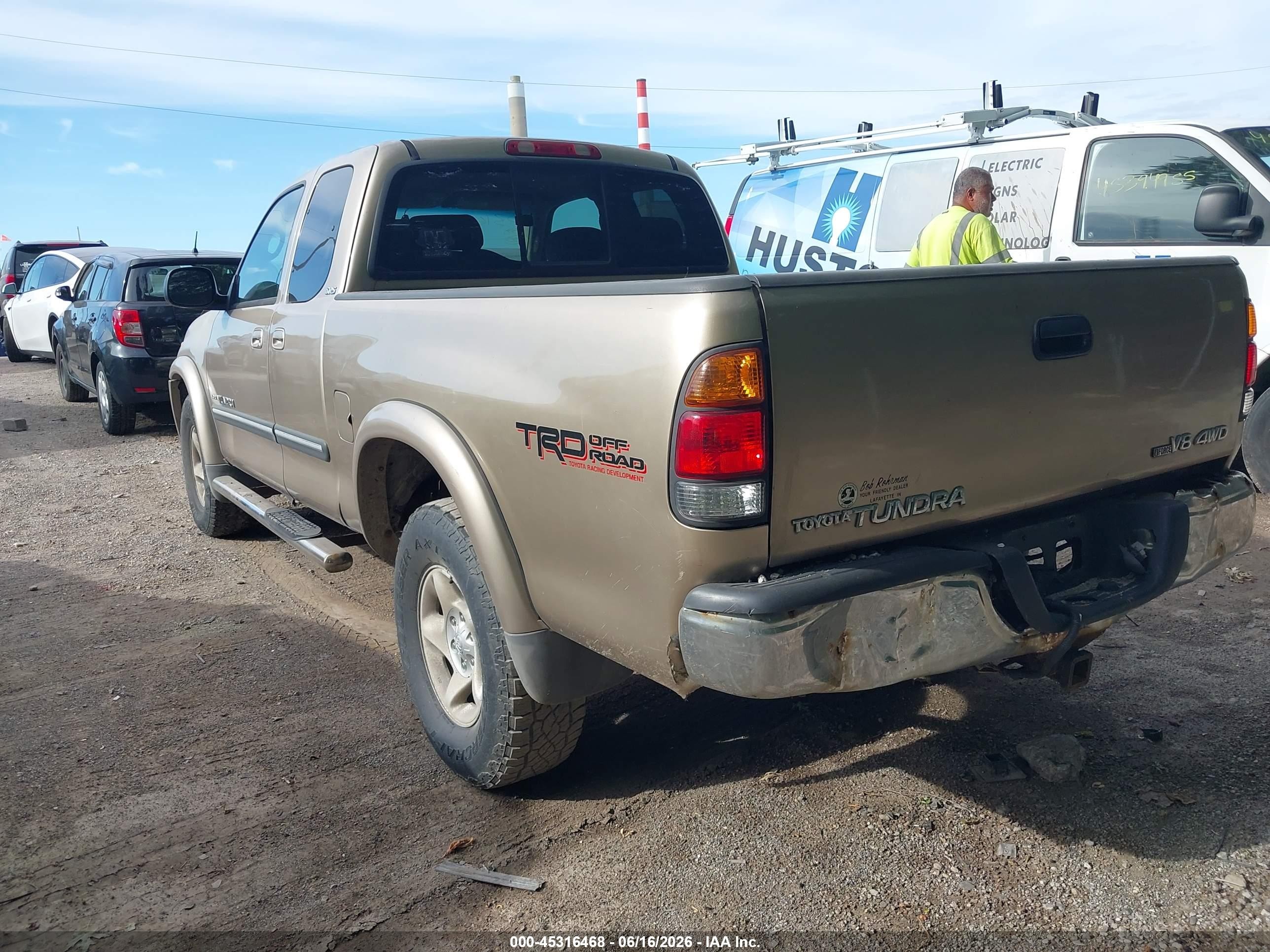 2003 Toyota Tundra Sr5 V8 Champagne vin: 5TBBT44113S404512