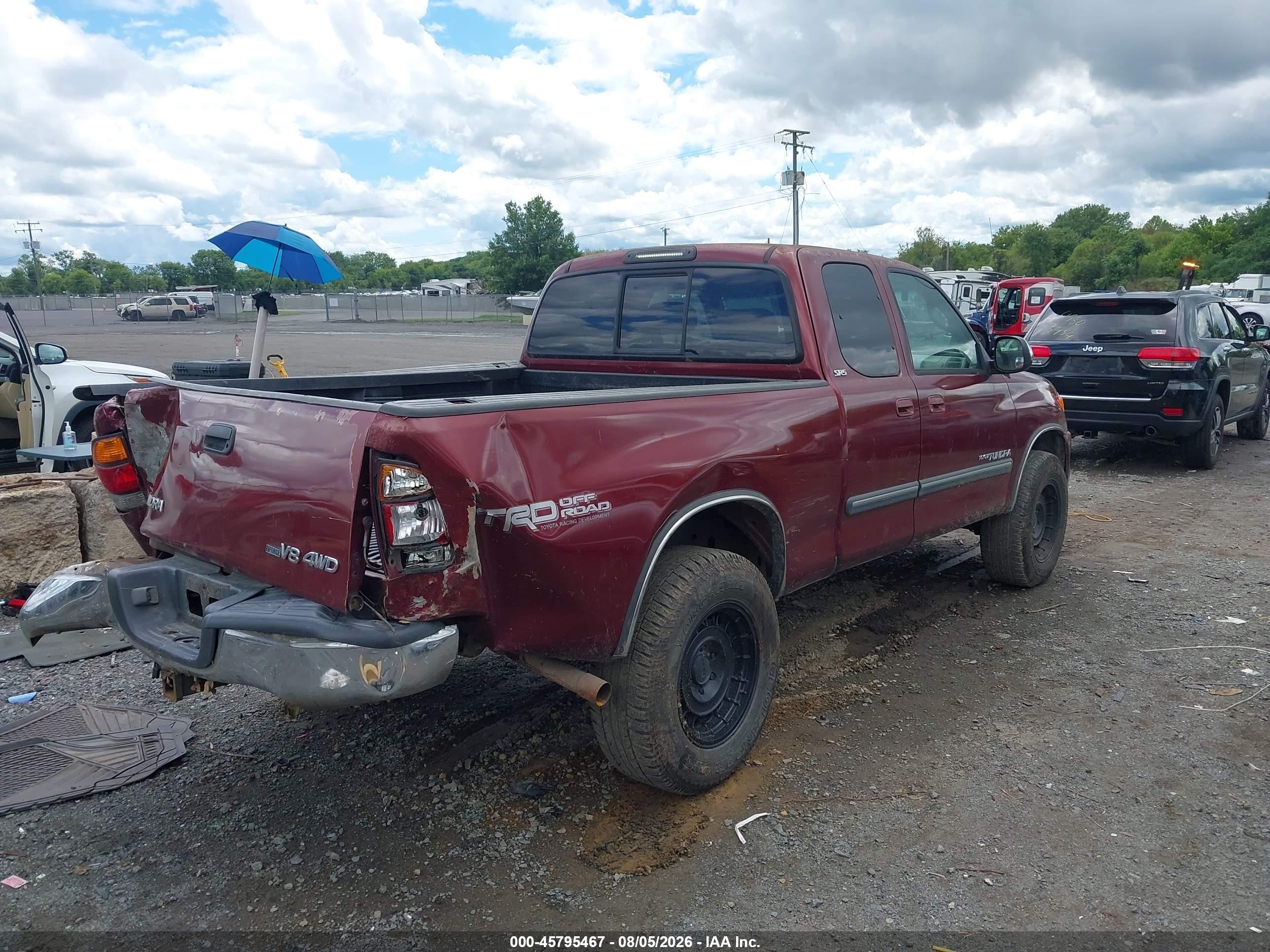 2003 Toyota Tundra Sr5 V8 Красный vin: 5TBBT44113S426431
