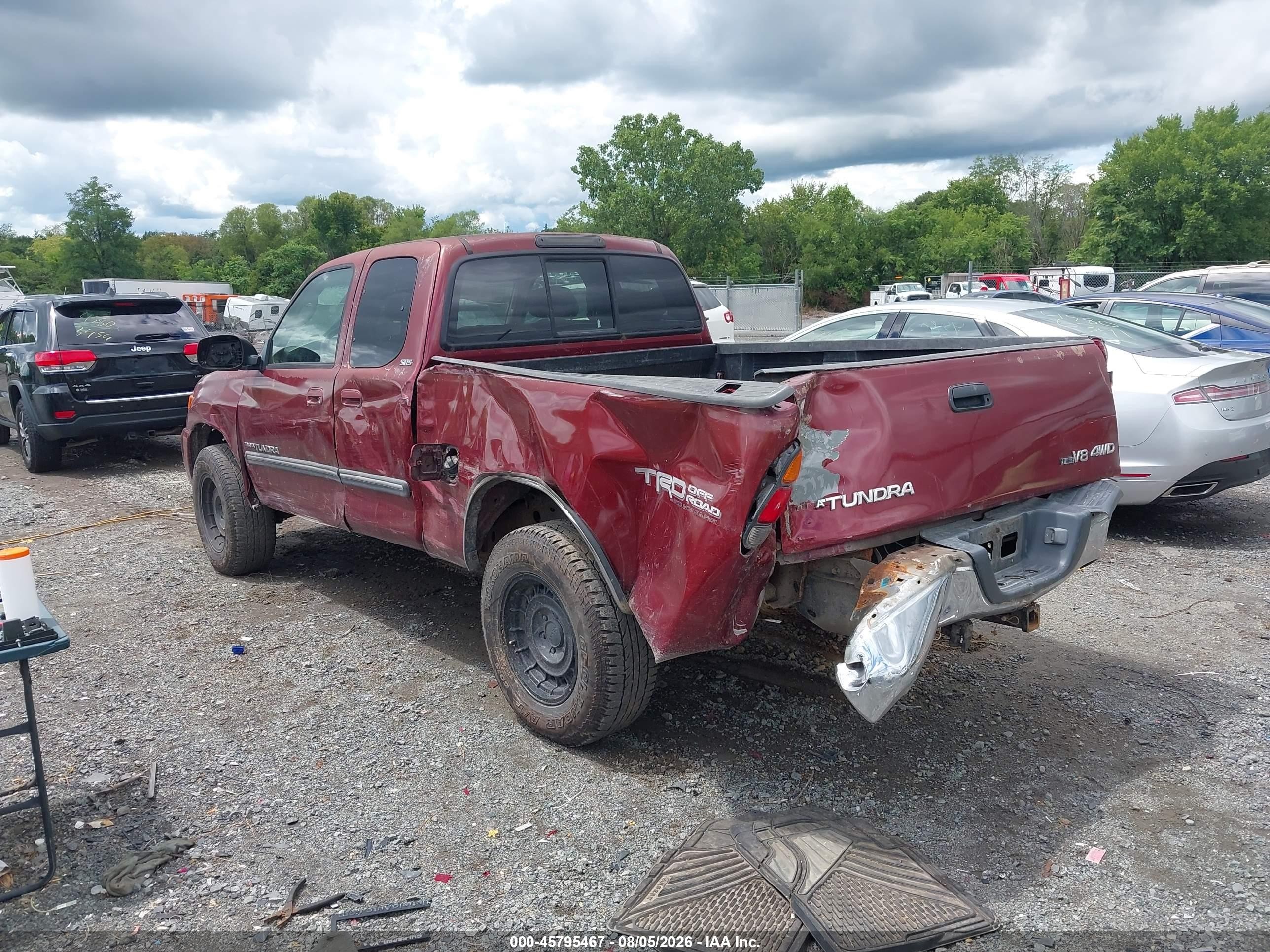 2003 Toyota Tundra Sr5 V8 Красный vin: 5TBBT44113S426431