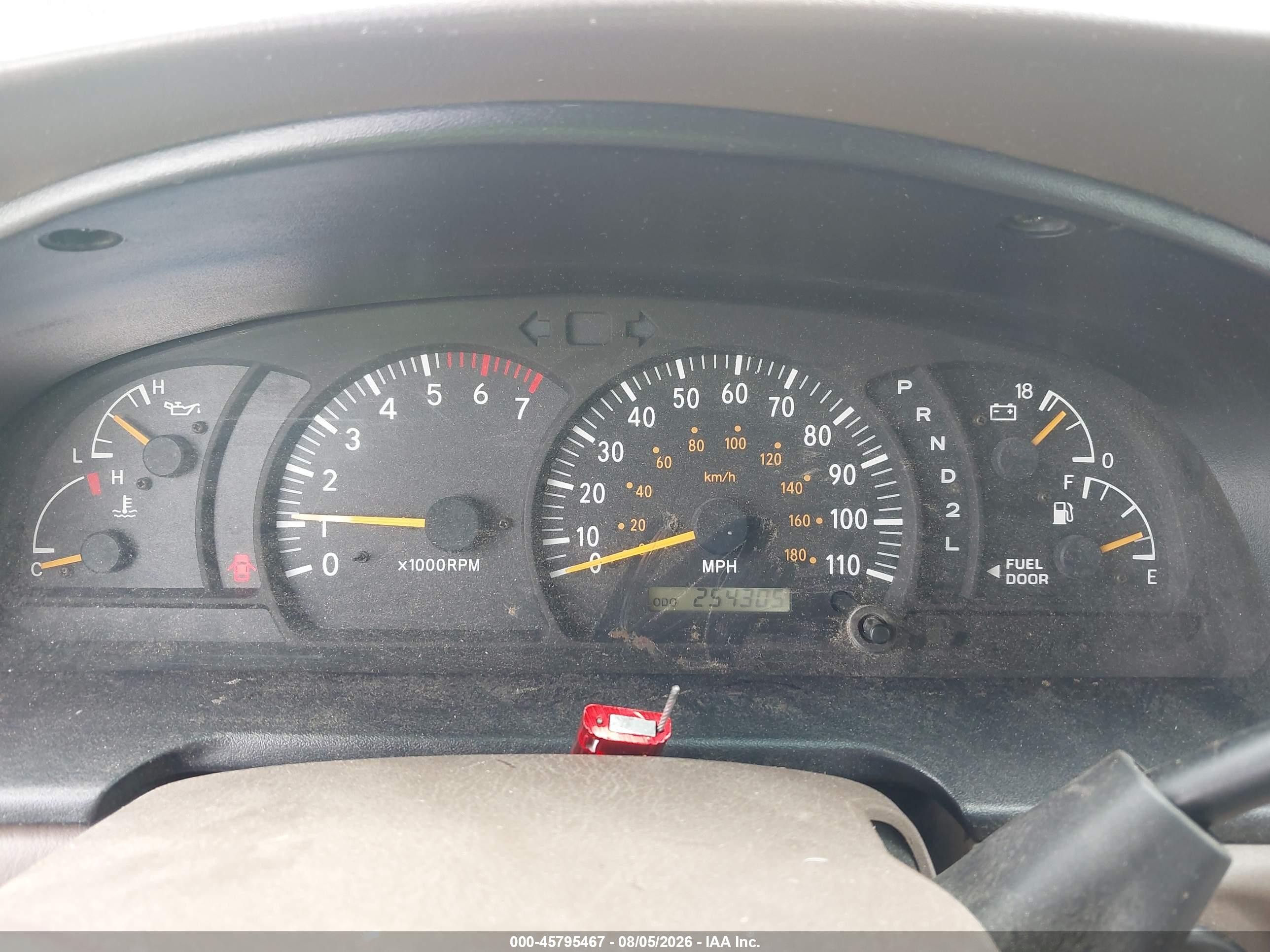 2003 Toyota Tundra Sr5 V8 Красный vin: 5TBBT44113S426431