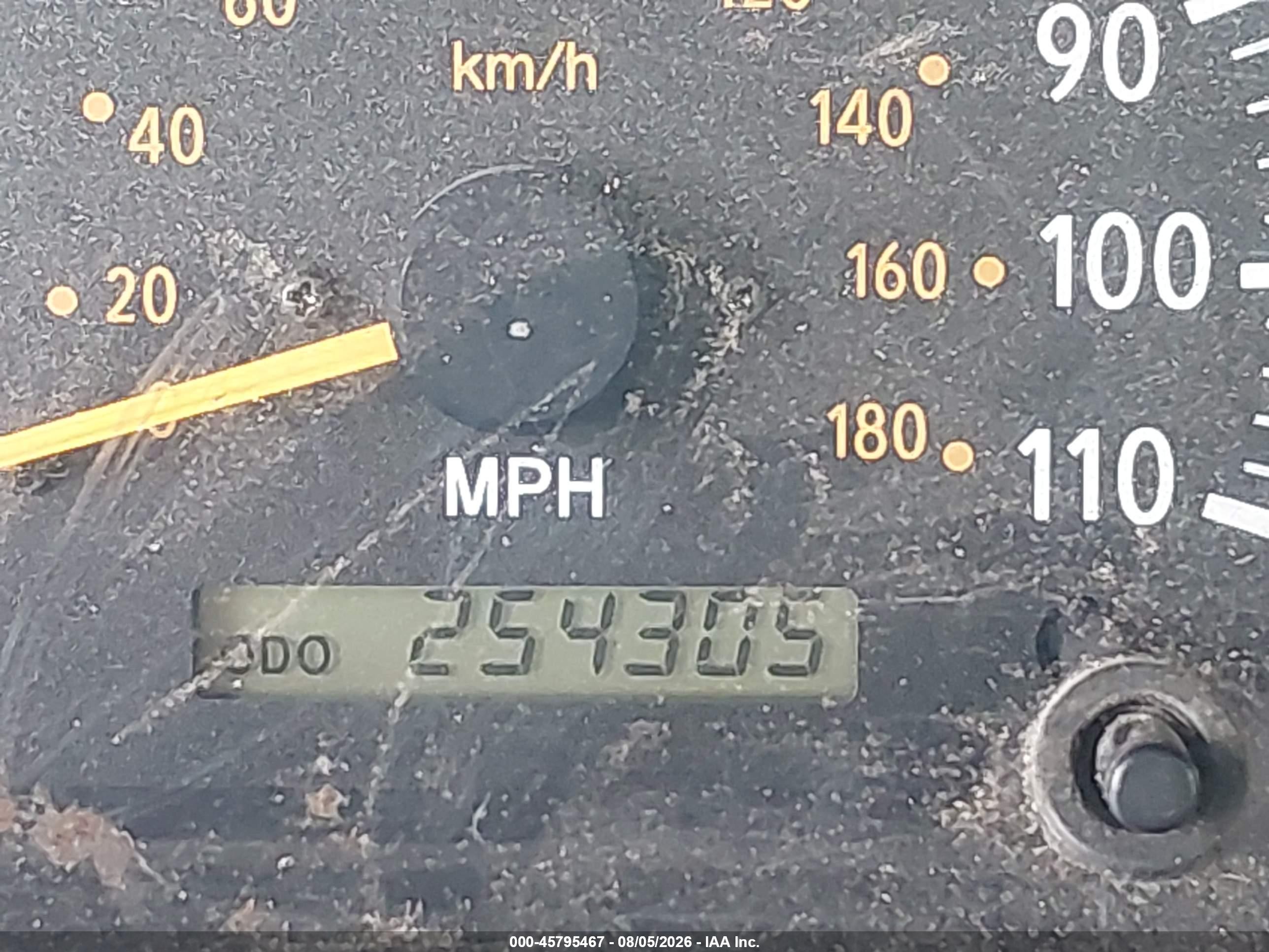 2003 Toyota Tundra Sr5 V8 Красный vin: 5TBBT44113S426431