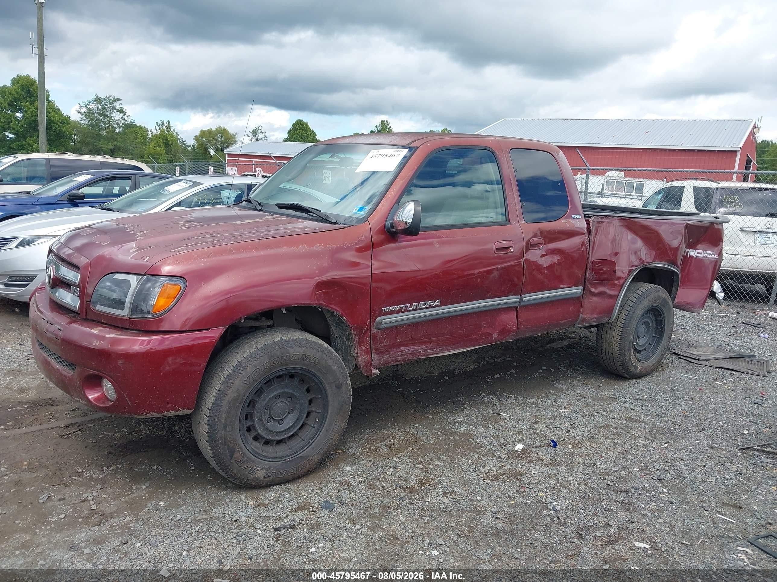 2003 Toyota Tundra Sr5 V8 Красный vin: 5TBBT44113S426431