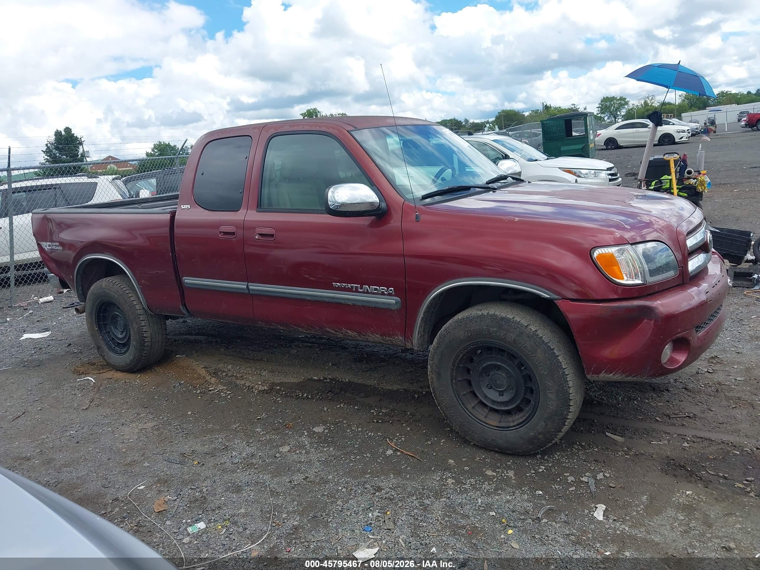 2003 Toyota Tundra Sr5 V8 Красный vin: 5TBBT44113S426431