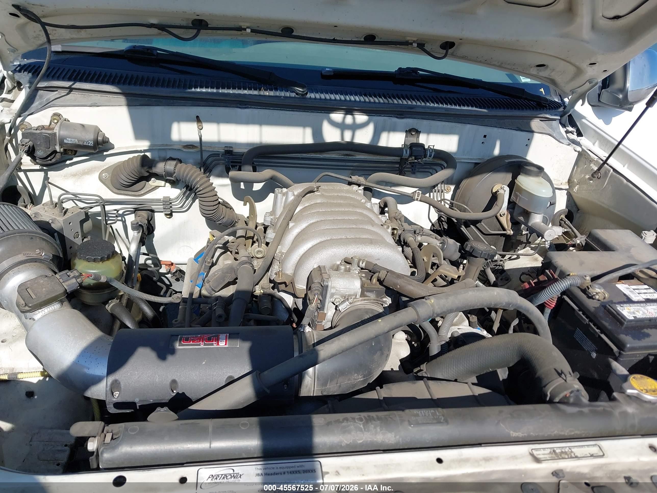 2004 Toyota Tundra Sr5 V8 White vin: 5TBBT44114S453615