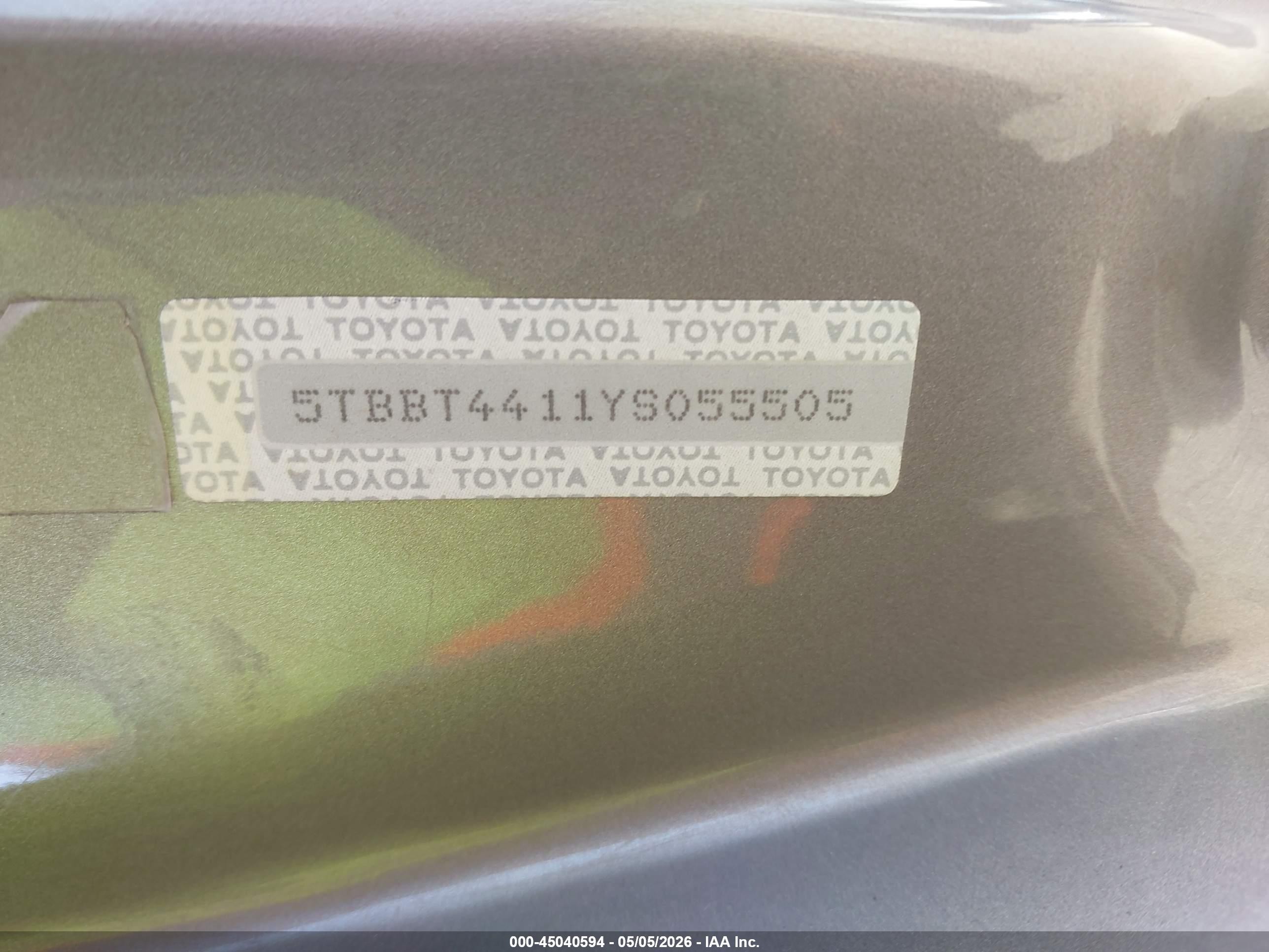 2000 Toyota Tundra Sr5 V8 Gray vin: 5TBBT4411YS055505