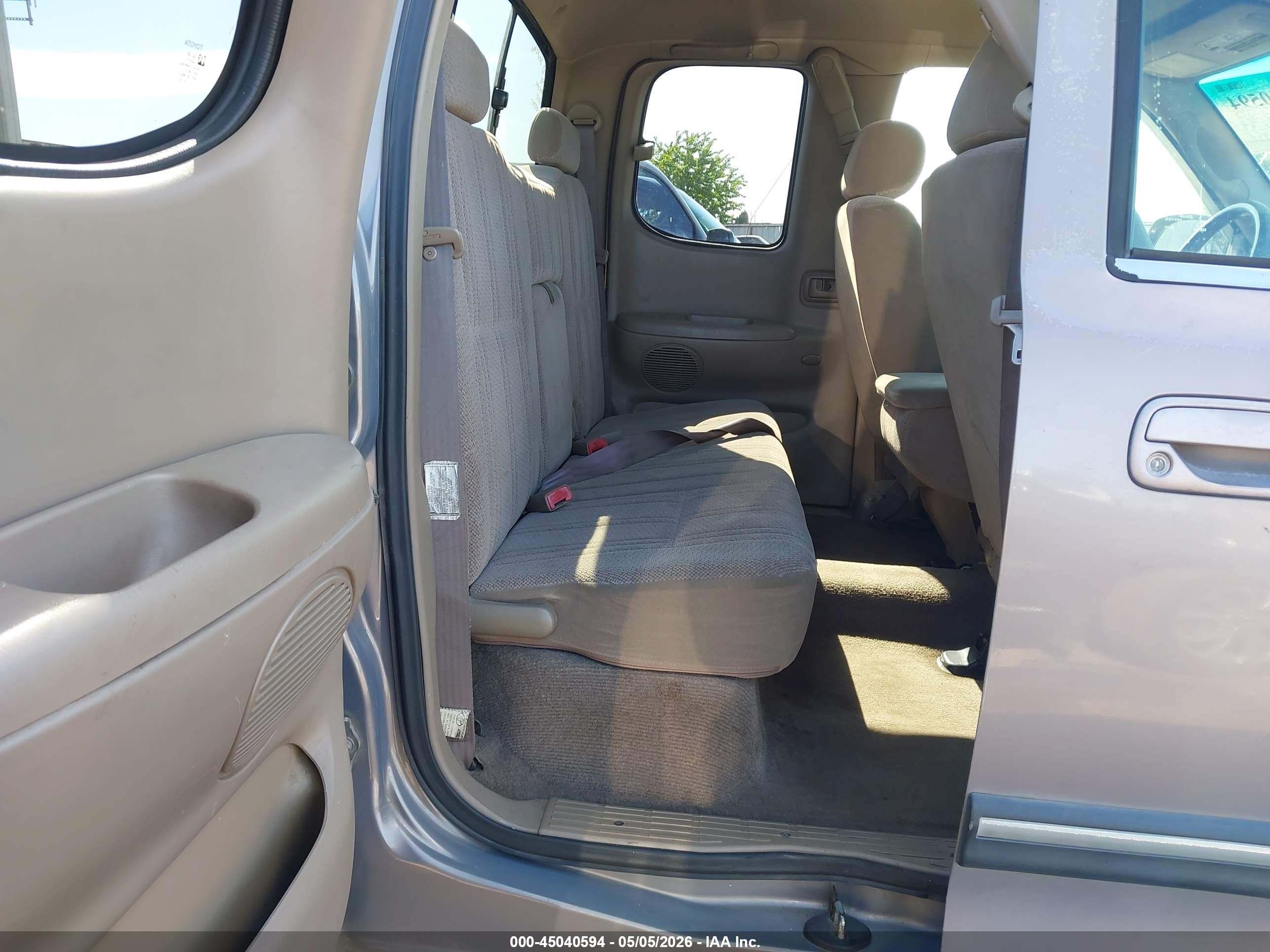 2000 Toyota Tundra Sr5 V8 Gray vin: 5TBBT4411YS055505