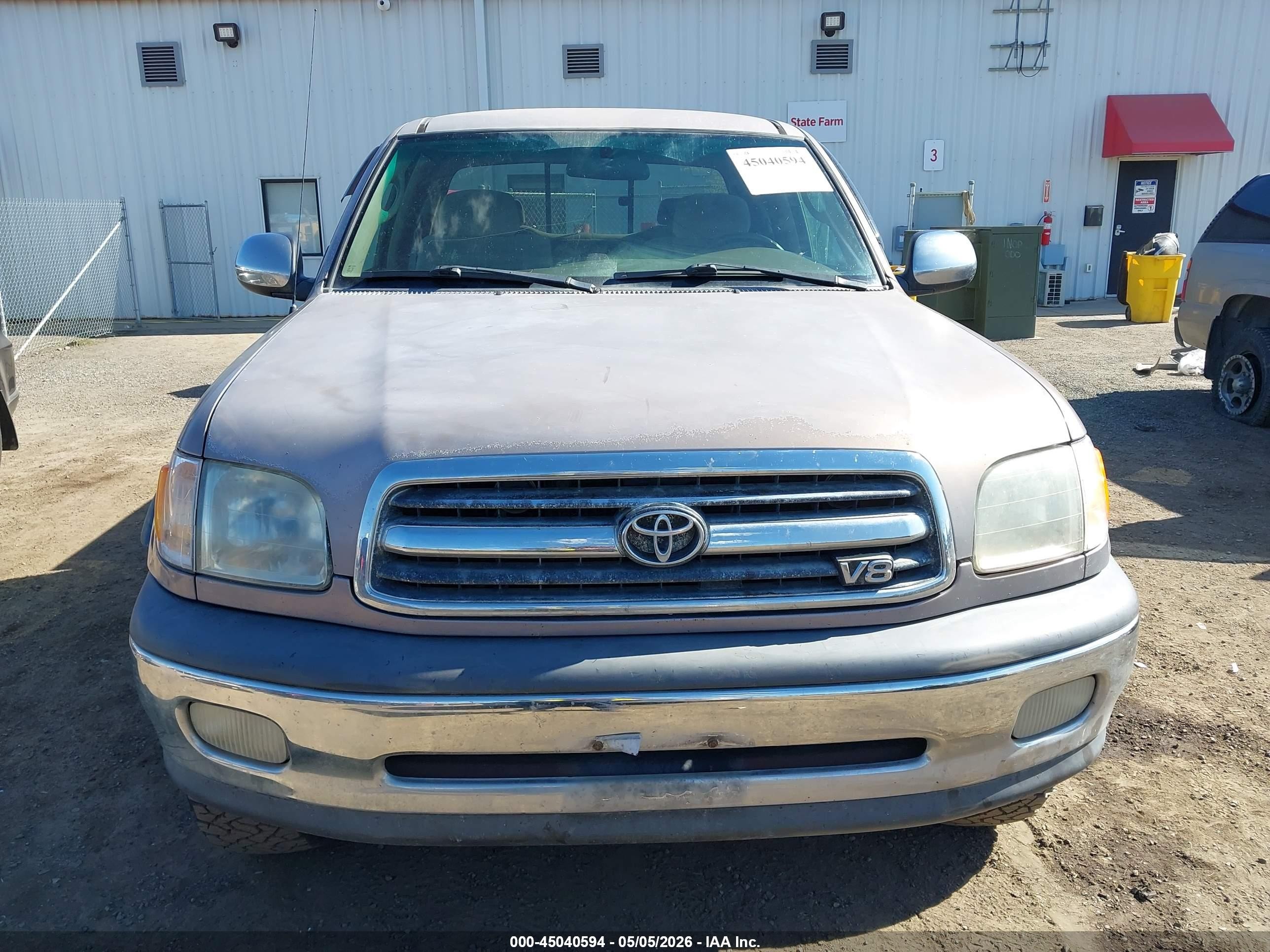 2000 Toyota Tundra Sr5 V8 Gray vin: 5TBBT4411YS055505
